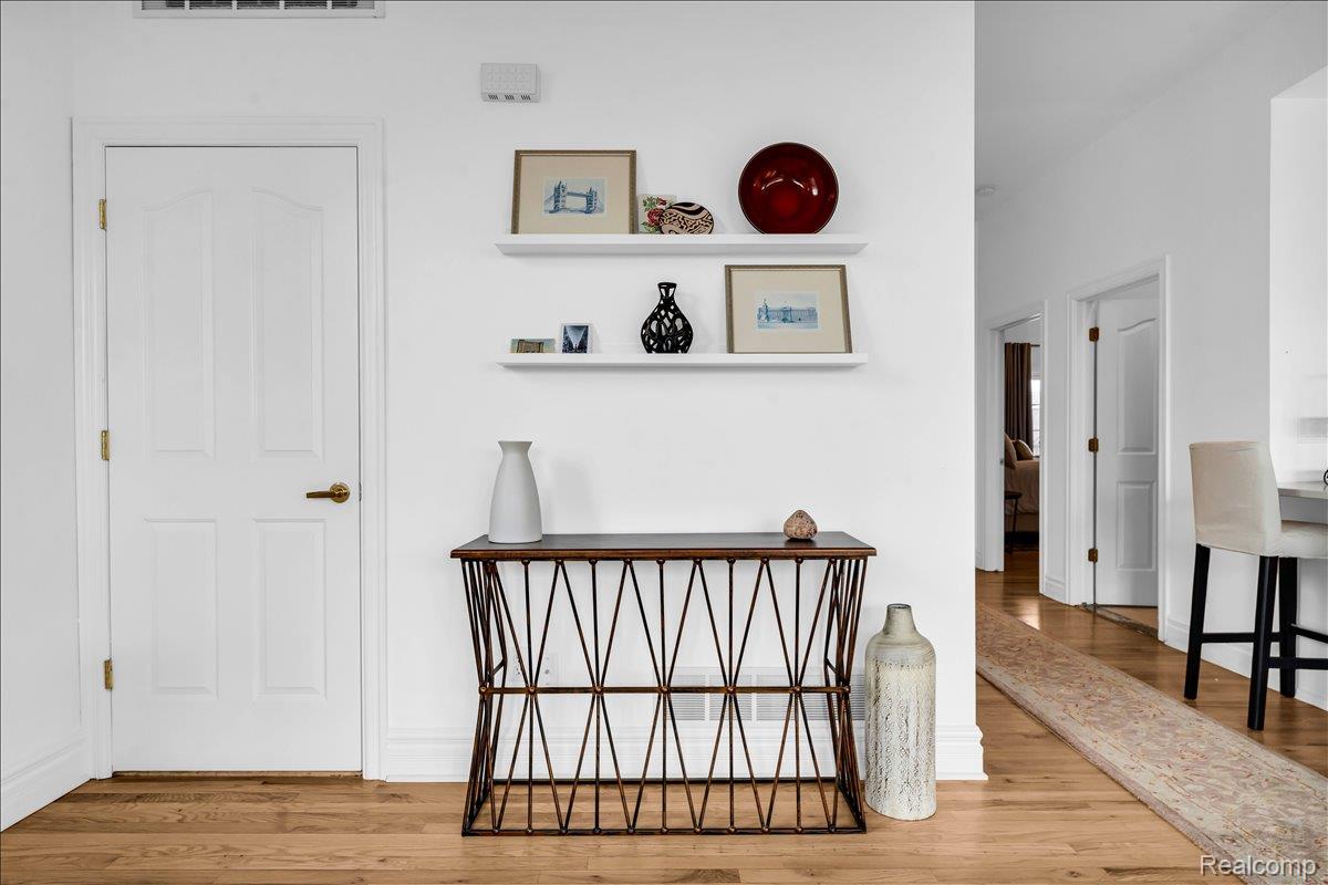 429 E Ferry Street Unit: 9
