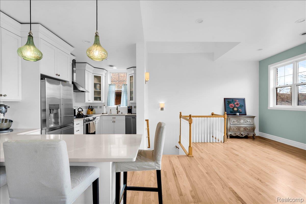 429 E Ferry Street Unit: 9