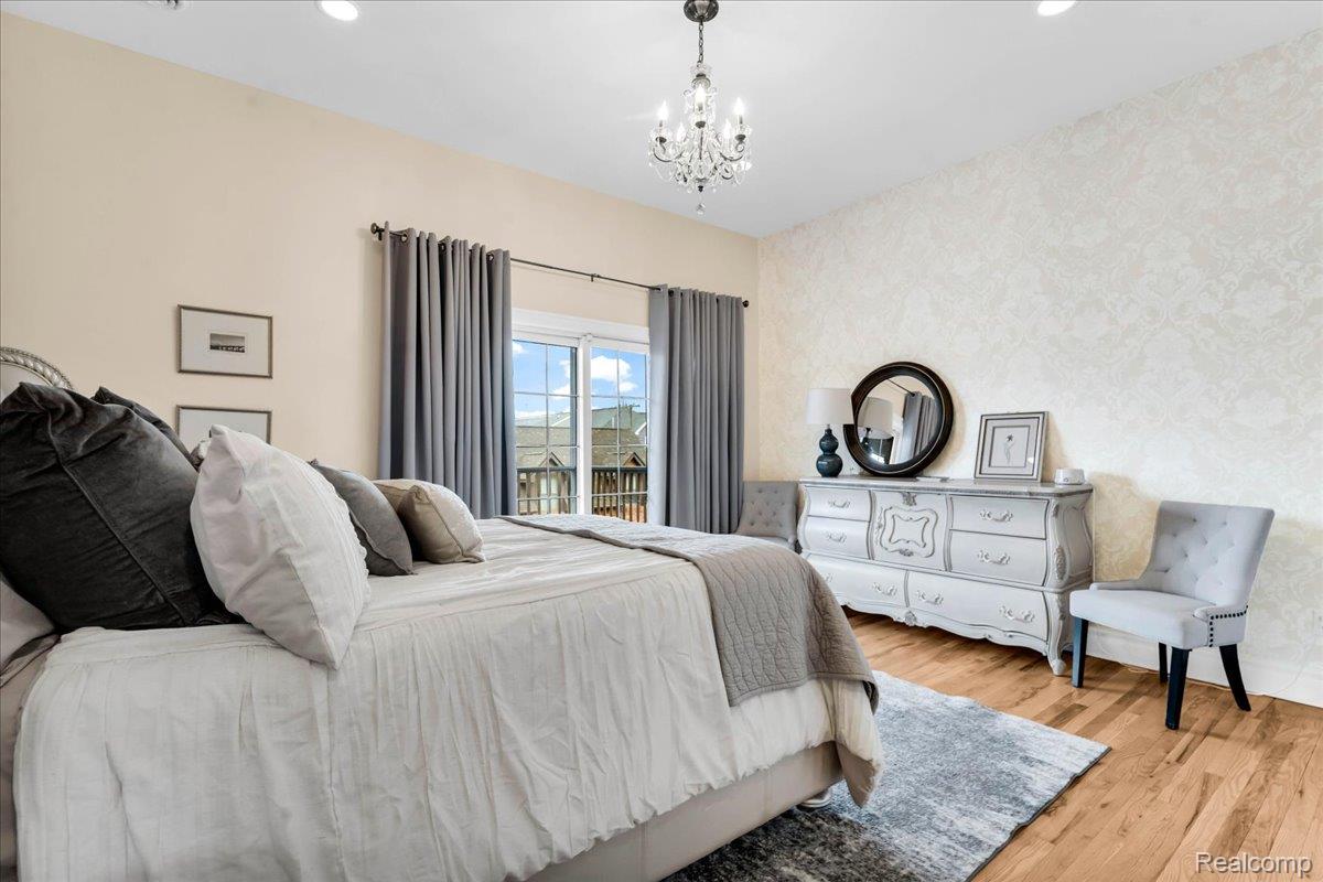 429 E Ferry Street Unit: 9