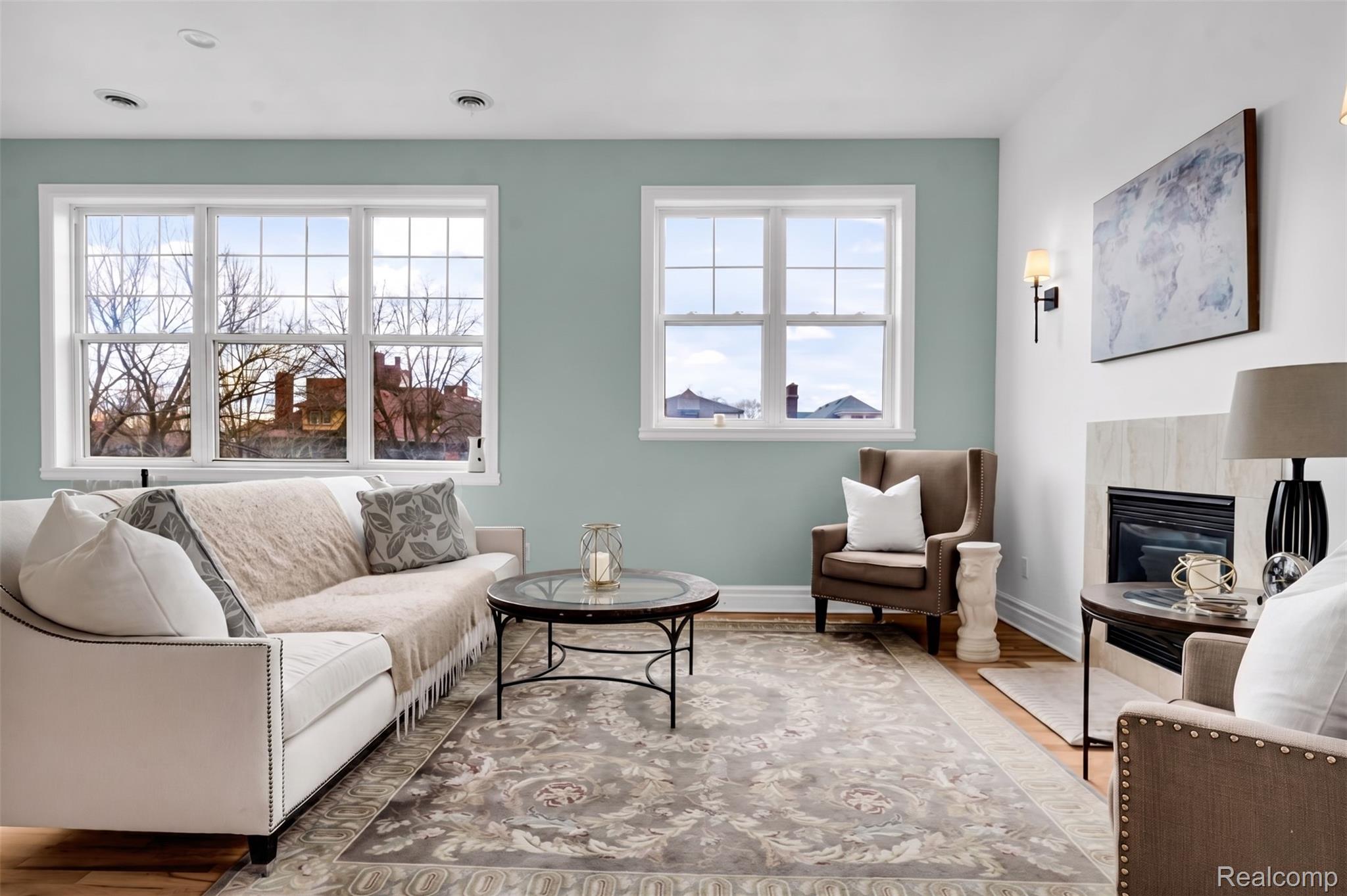 429 E Ferry Street Unit: 9