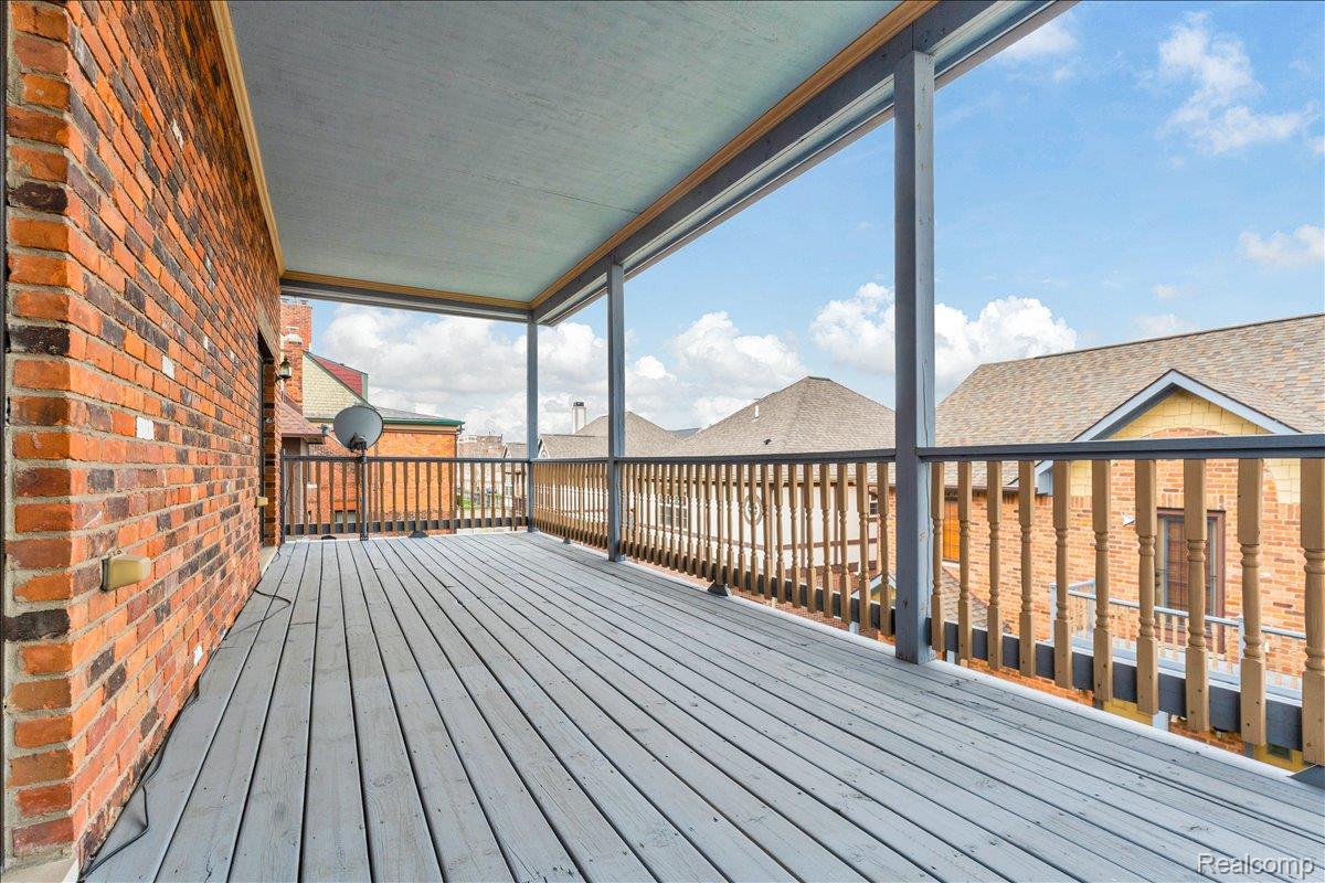 429 E Ferry Street Unit: 9