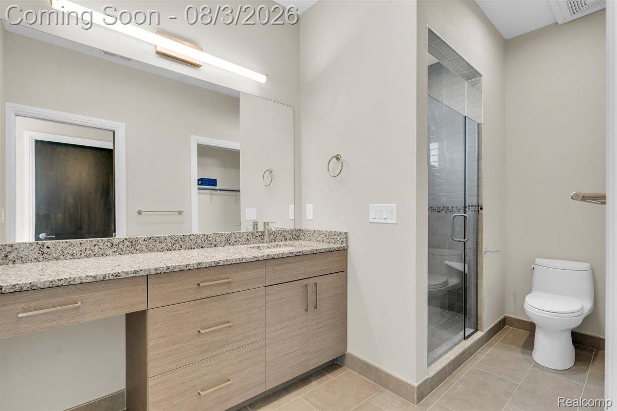 438 Selden Street Unit: 202