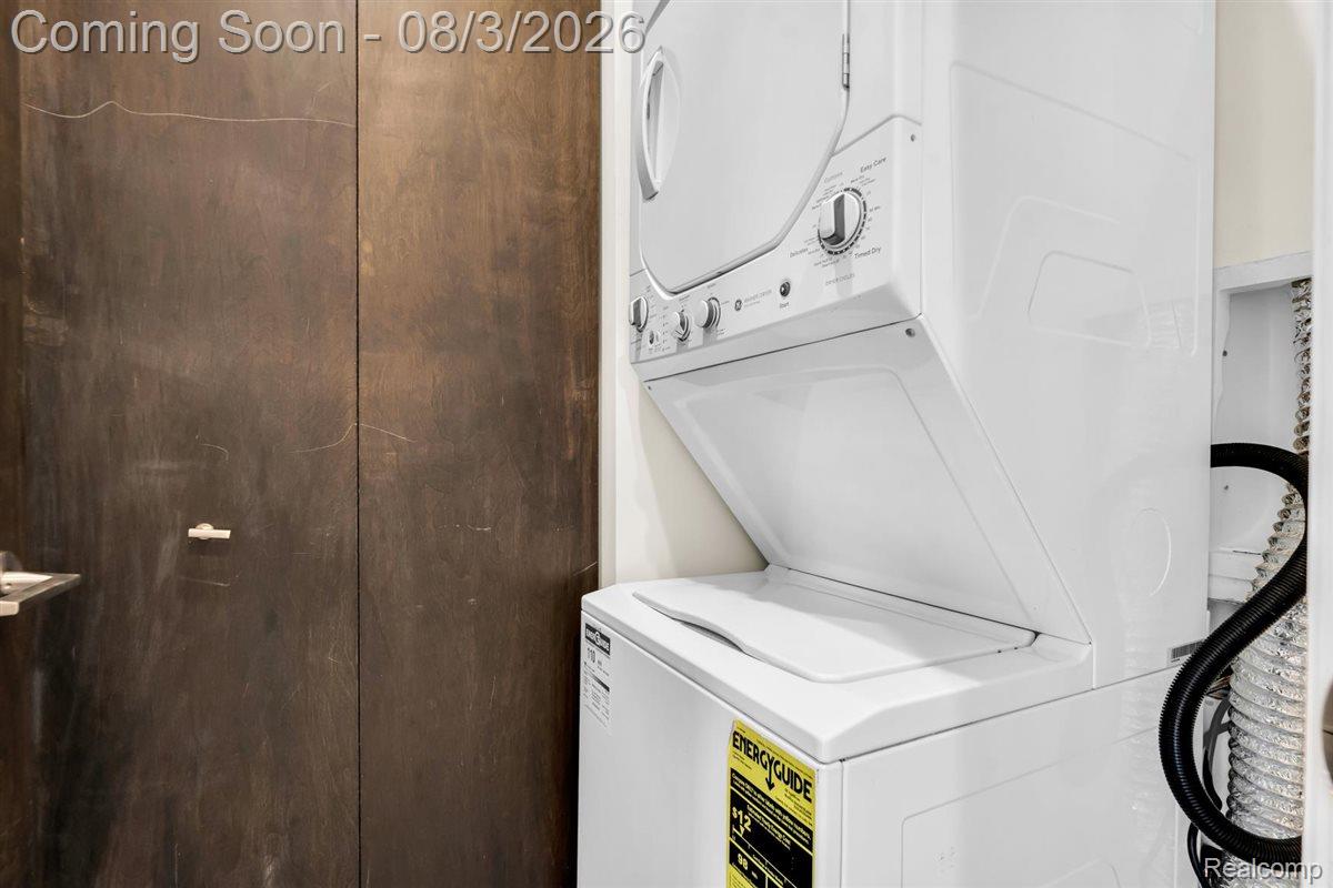 438 Selden Street Unit: 202