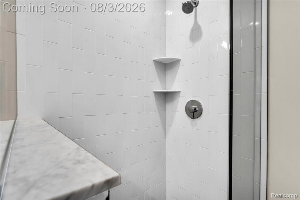 438 Selden Street Unit: 202