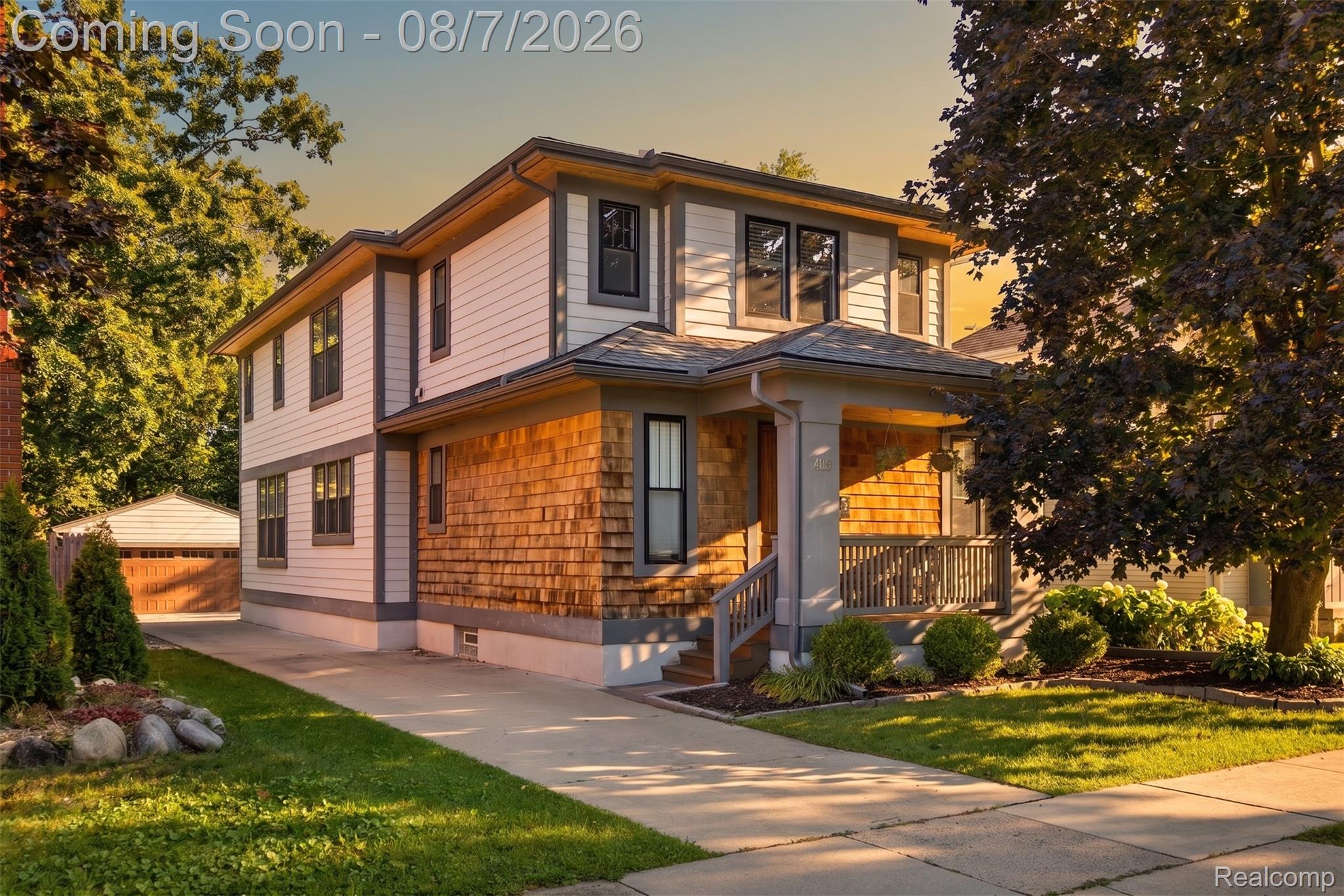 705 E Farnum Avenue