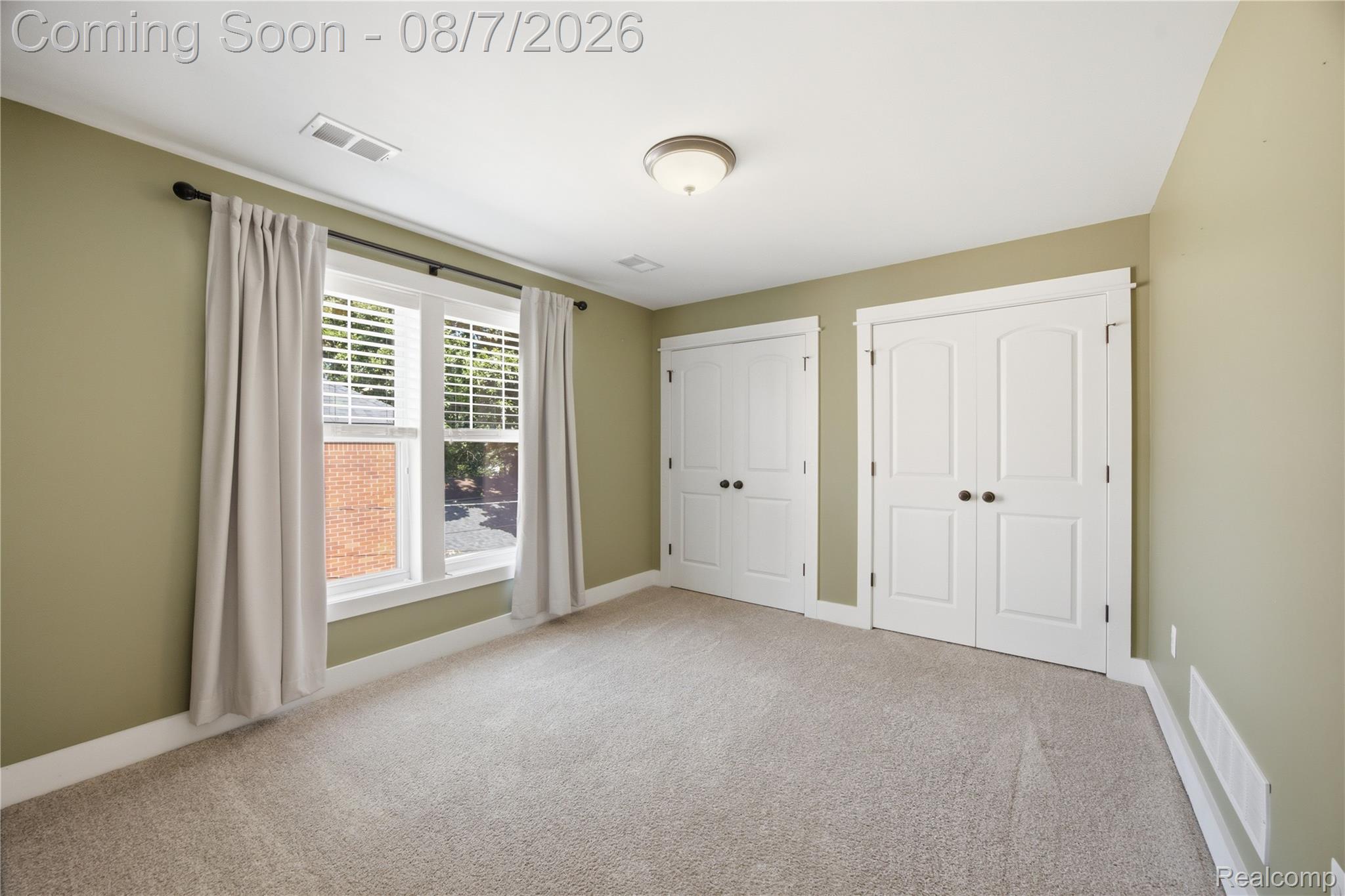 705 E Farnum Avenue