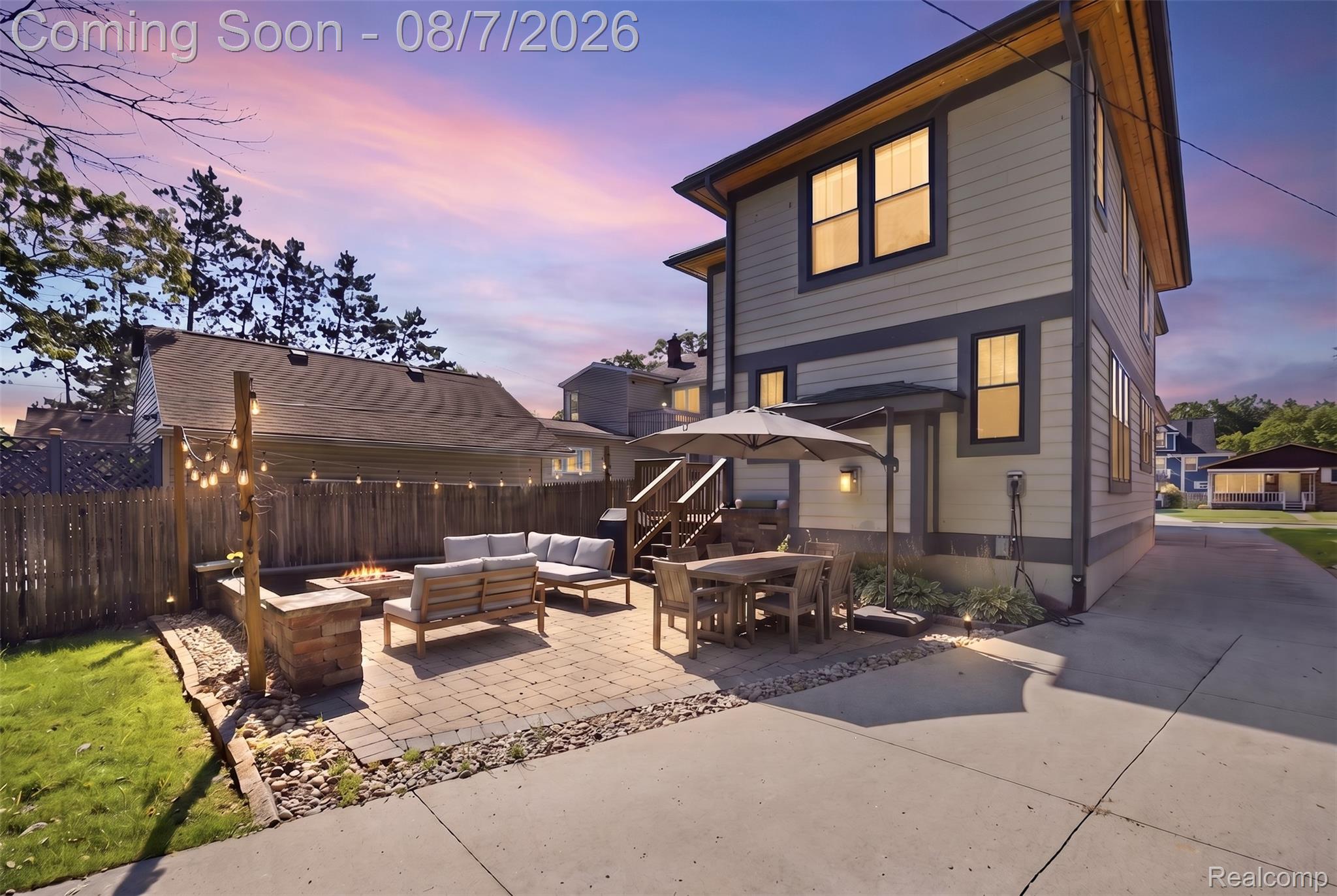 705 E Farnum Avenue