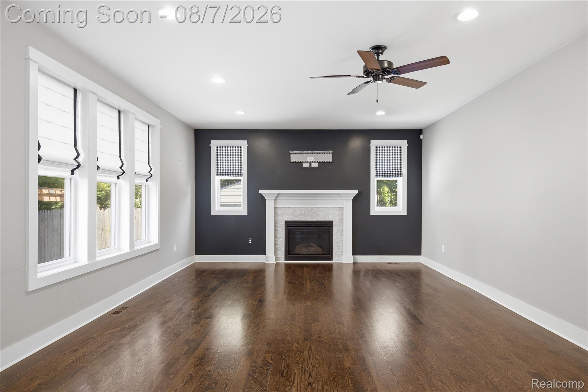 705 E Farnum Avenue