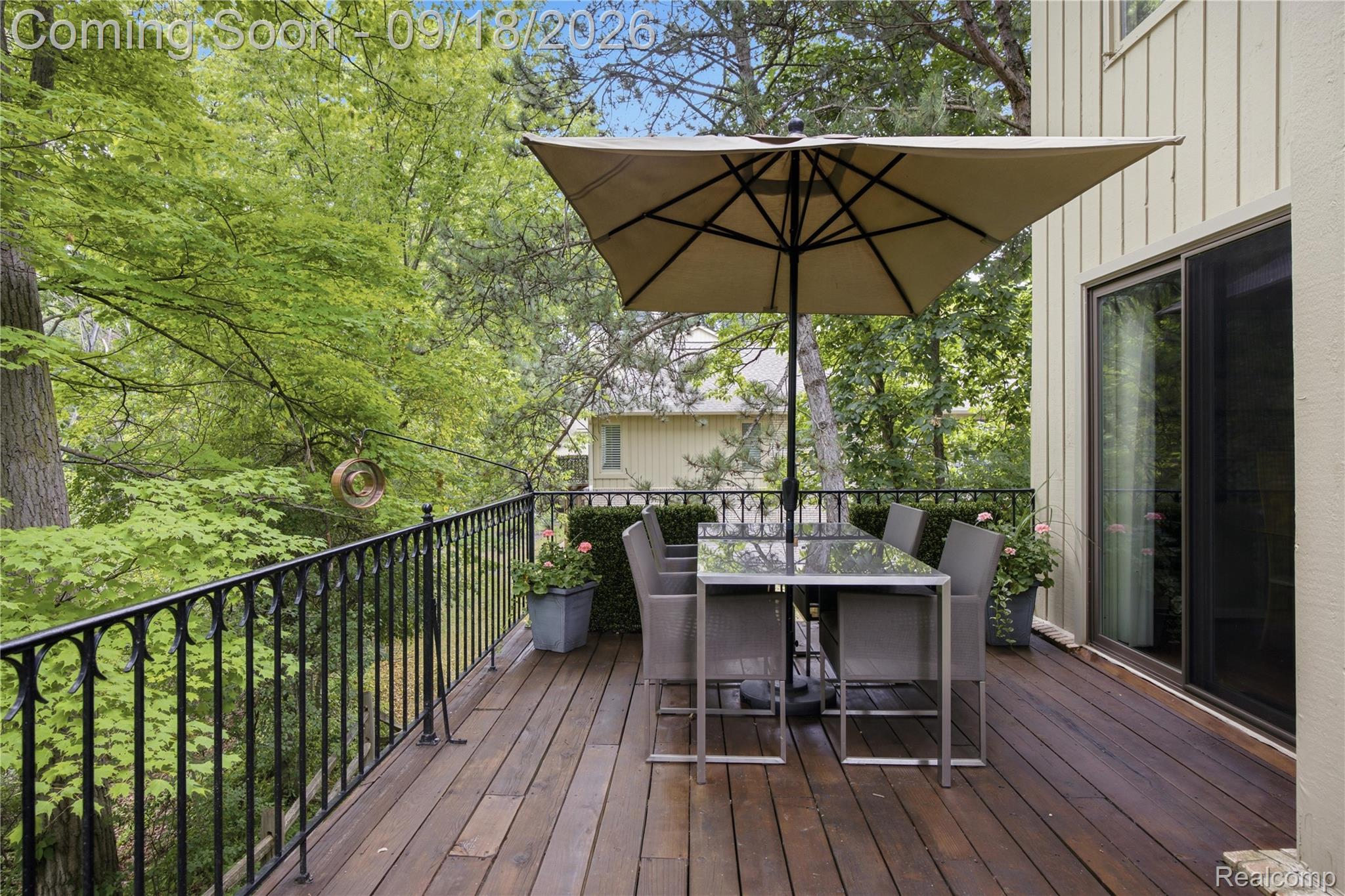 1123 Ivyglen Circle