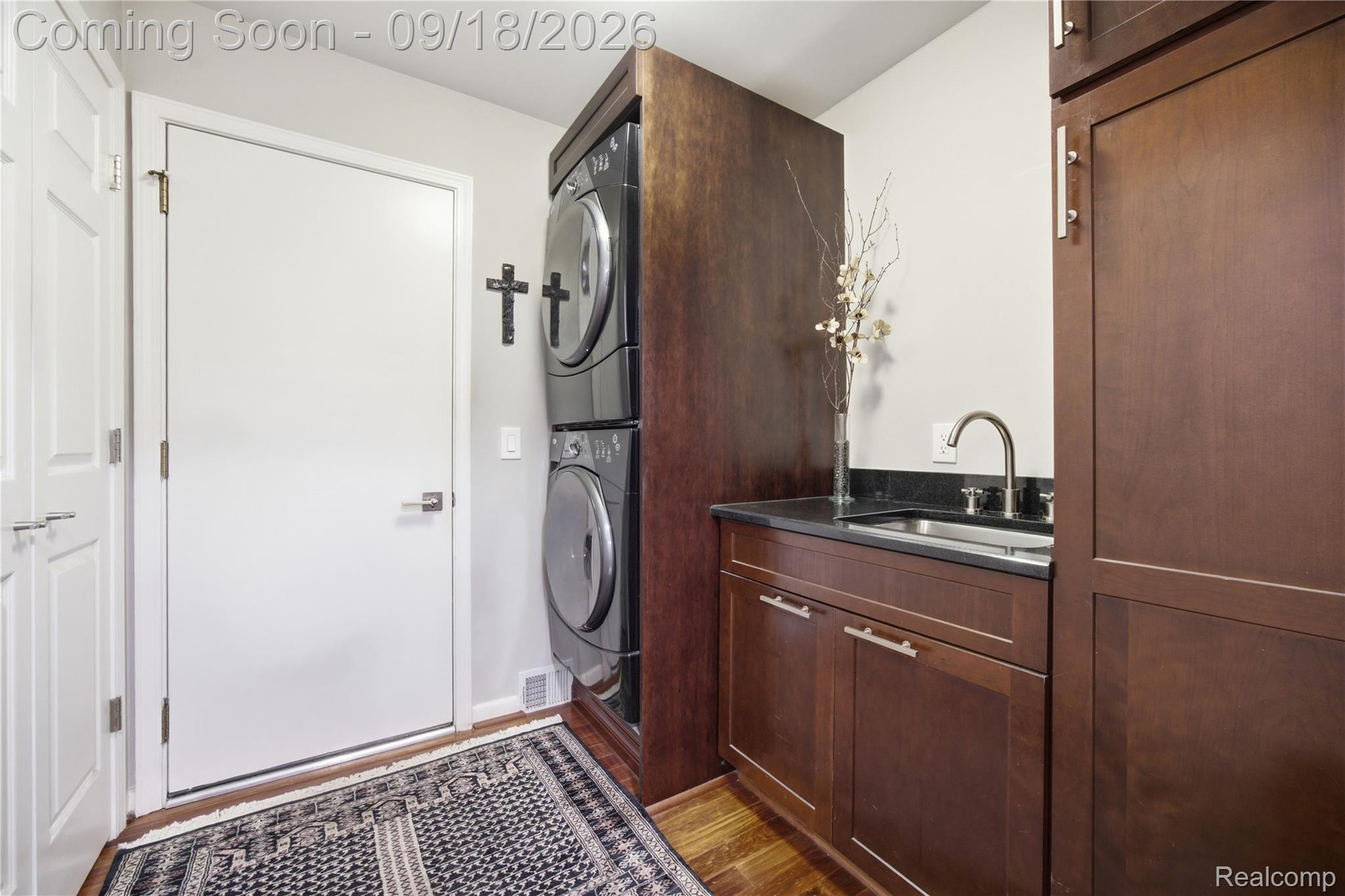 1123 Ivyglen Circle