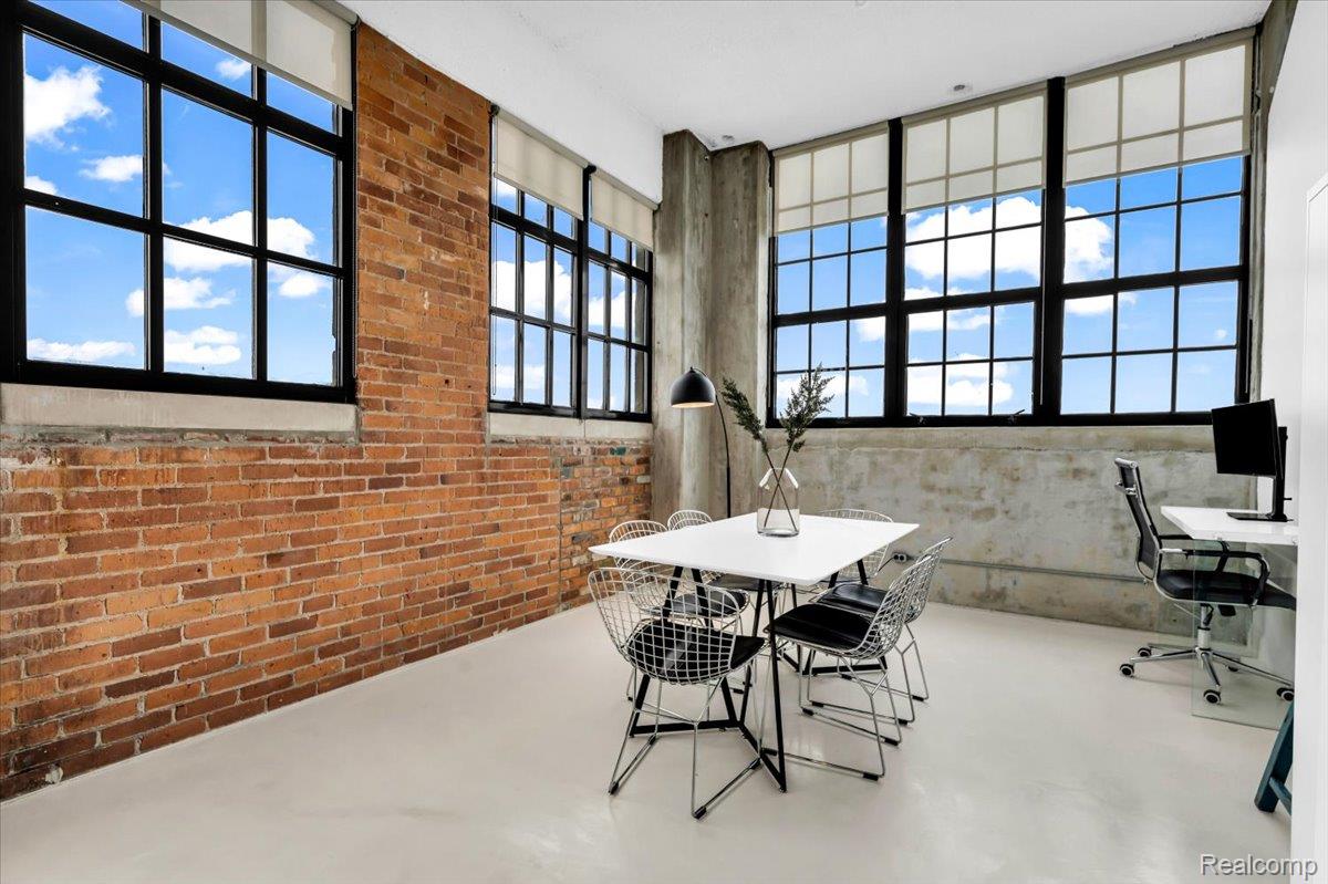 6533 E Jefferson Avenue Unit: 703