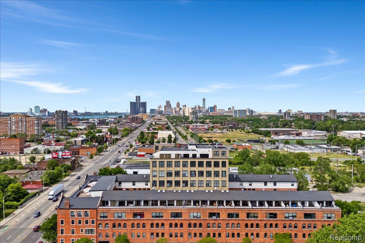 6533 E Jefferson Avenue Unit: 703