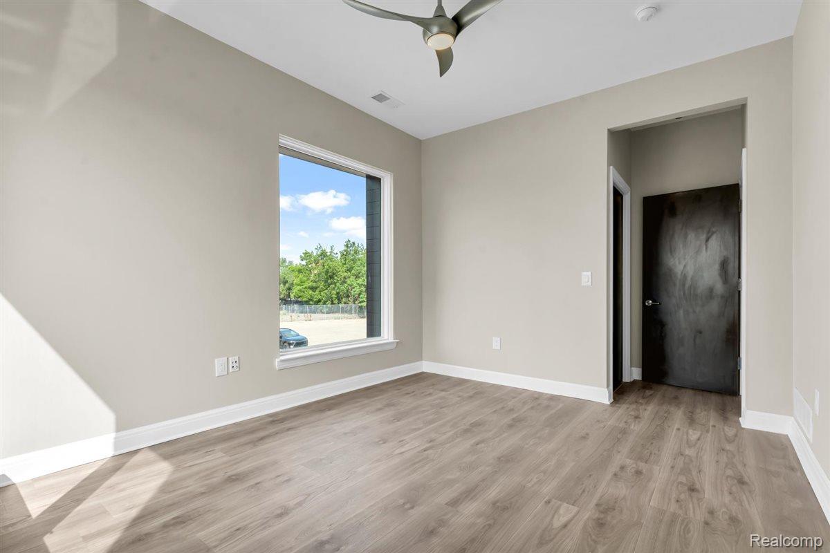 438 Selden Street Unit: 202