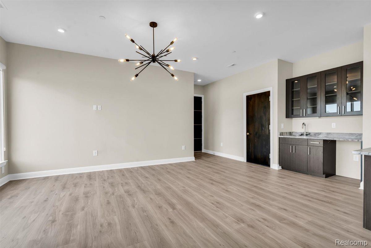 438 Selden Street Unit: 202