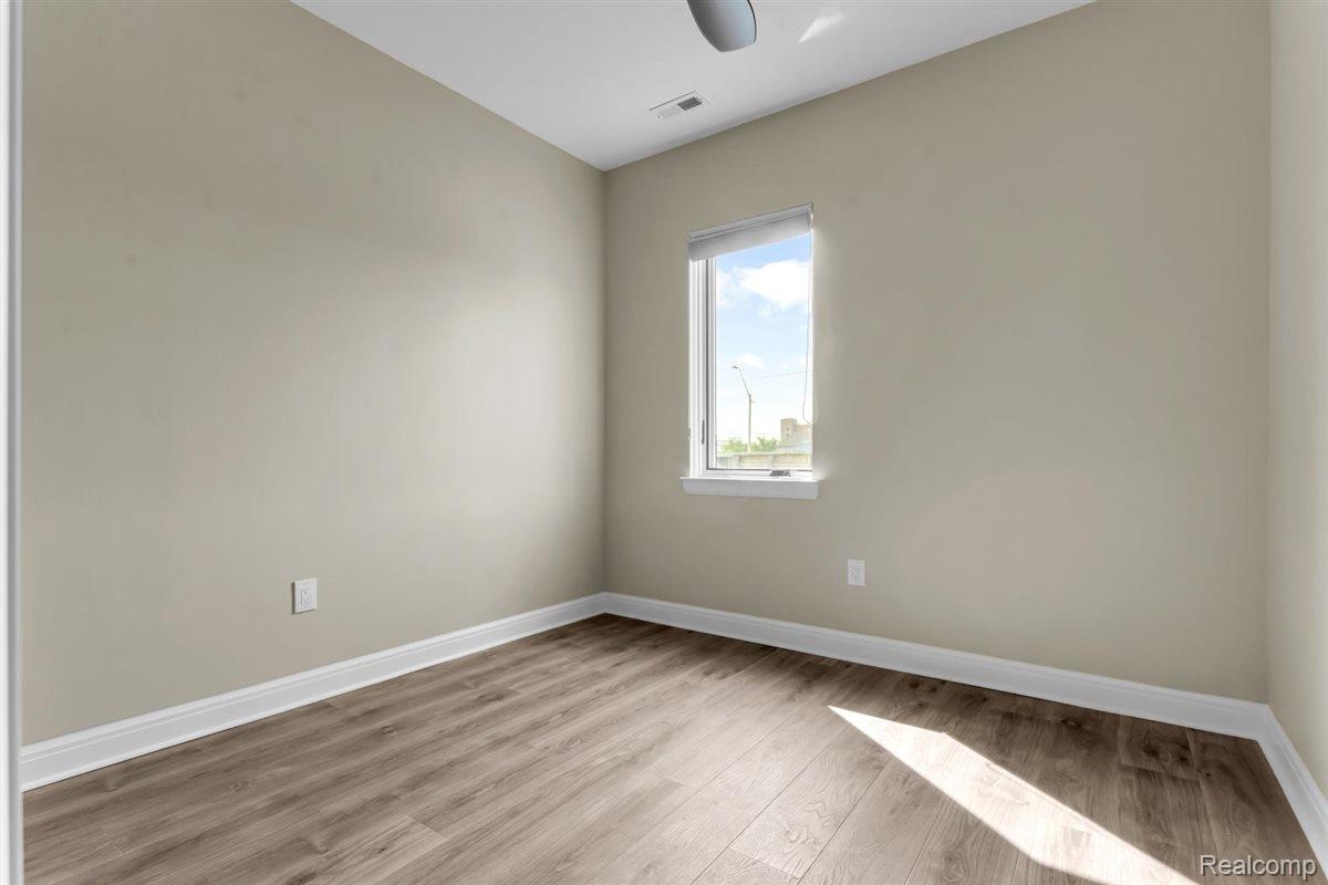 438 Selden Street Unit: 202