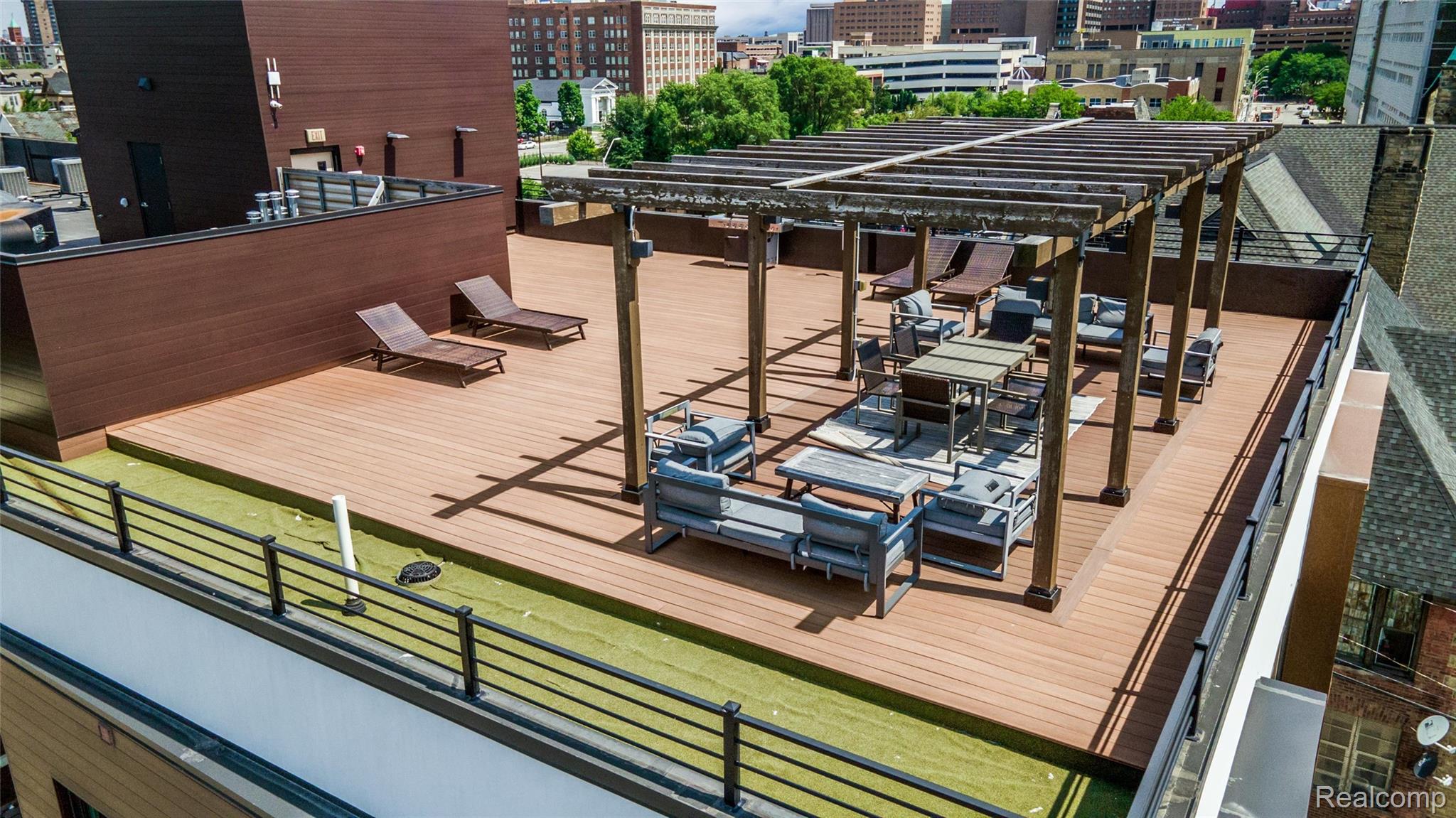 438 Selden Street Unit: 202