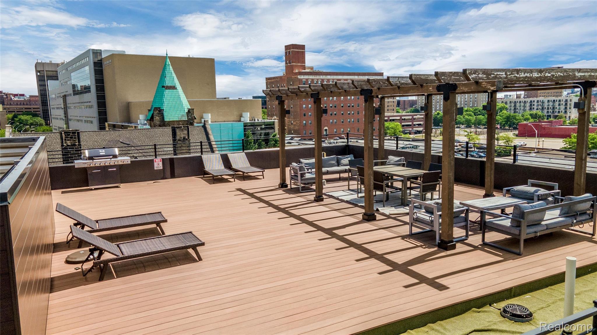 438 Selden Street Unit: 202
