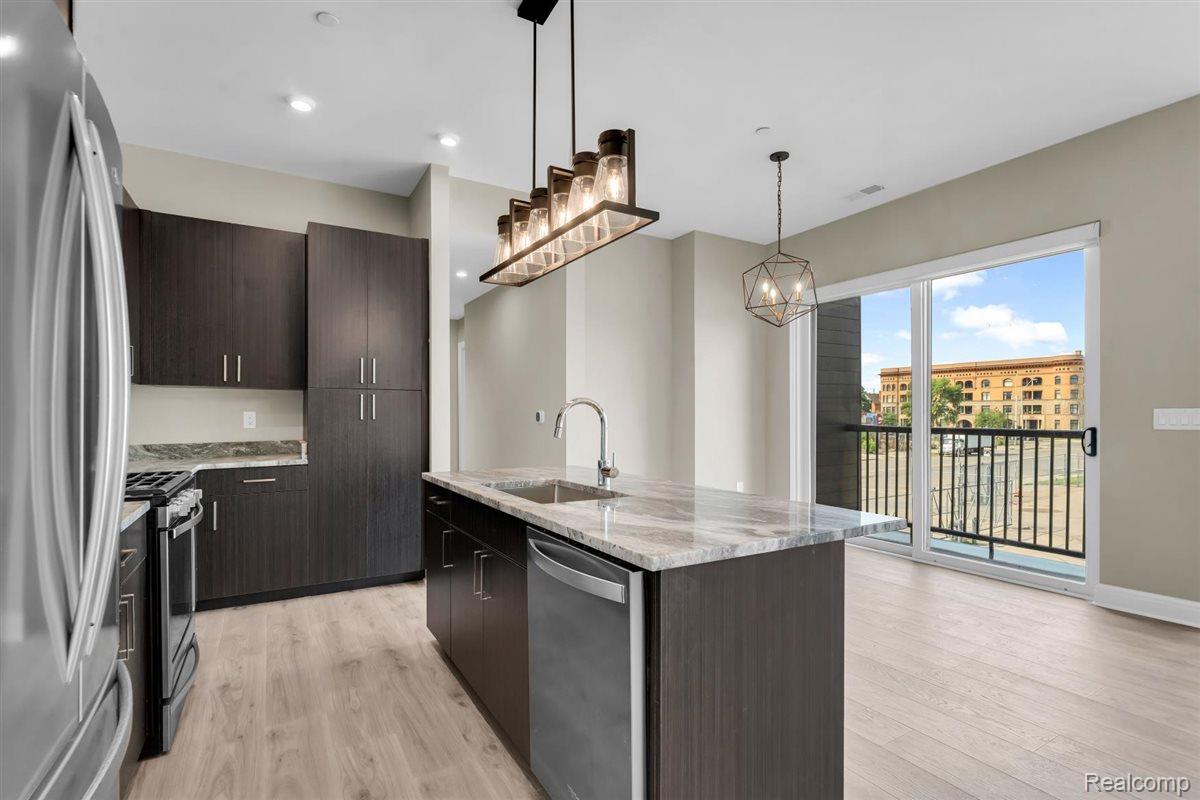 438 Selden Street Unit: 202