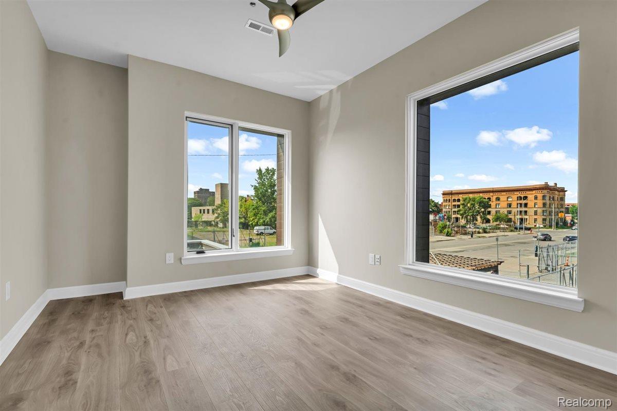 438 Selden Street Unit: 202