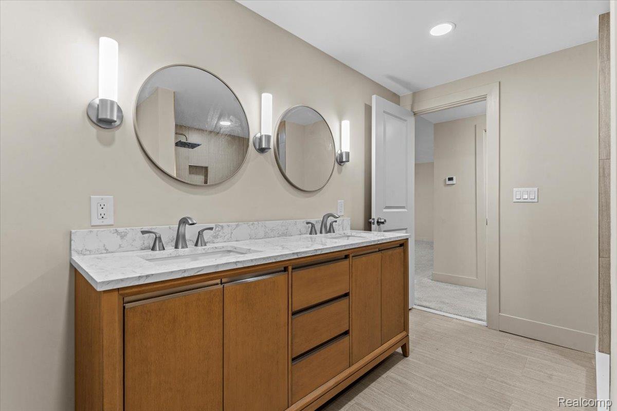 1300 E Lafayette Street Unit: 2810-12
