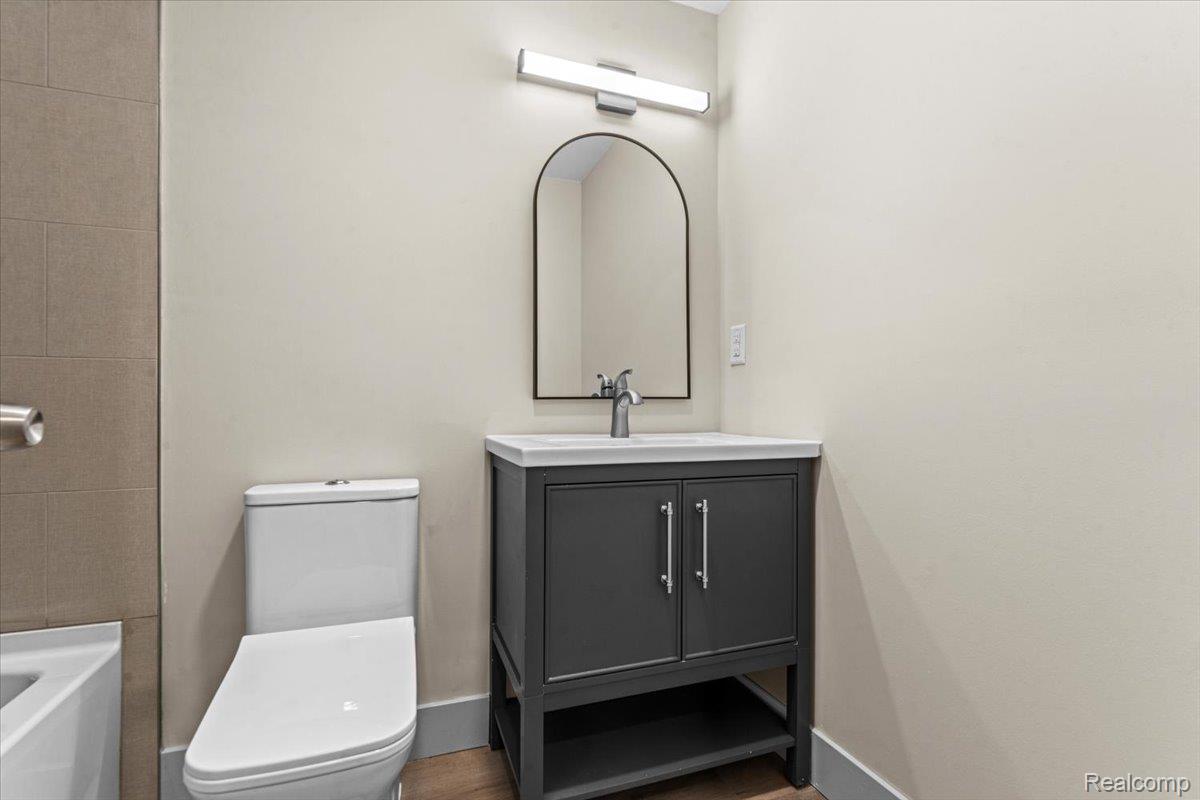 1300 E Lafayette Street Unit: 2810-12