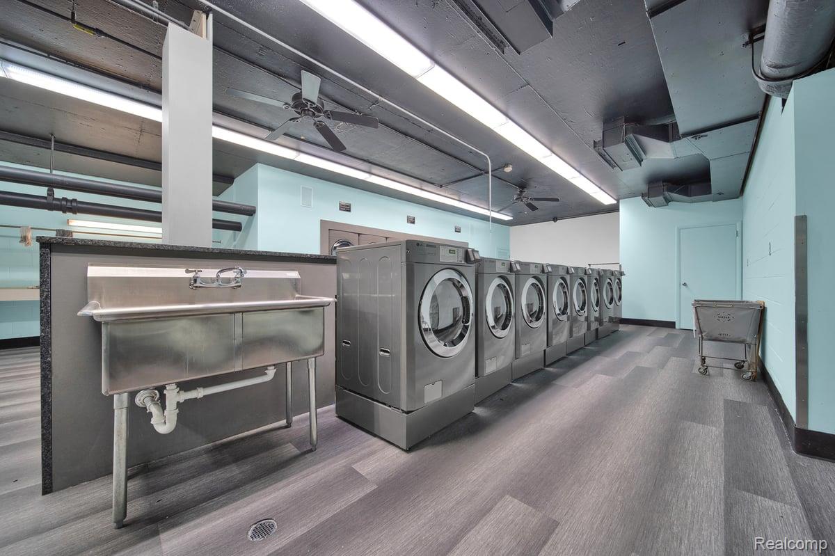 1300 E Lafayette Street Unit: 2810-12