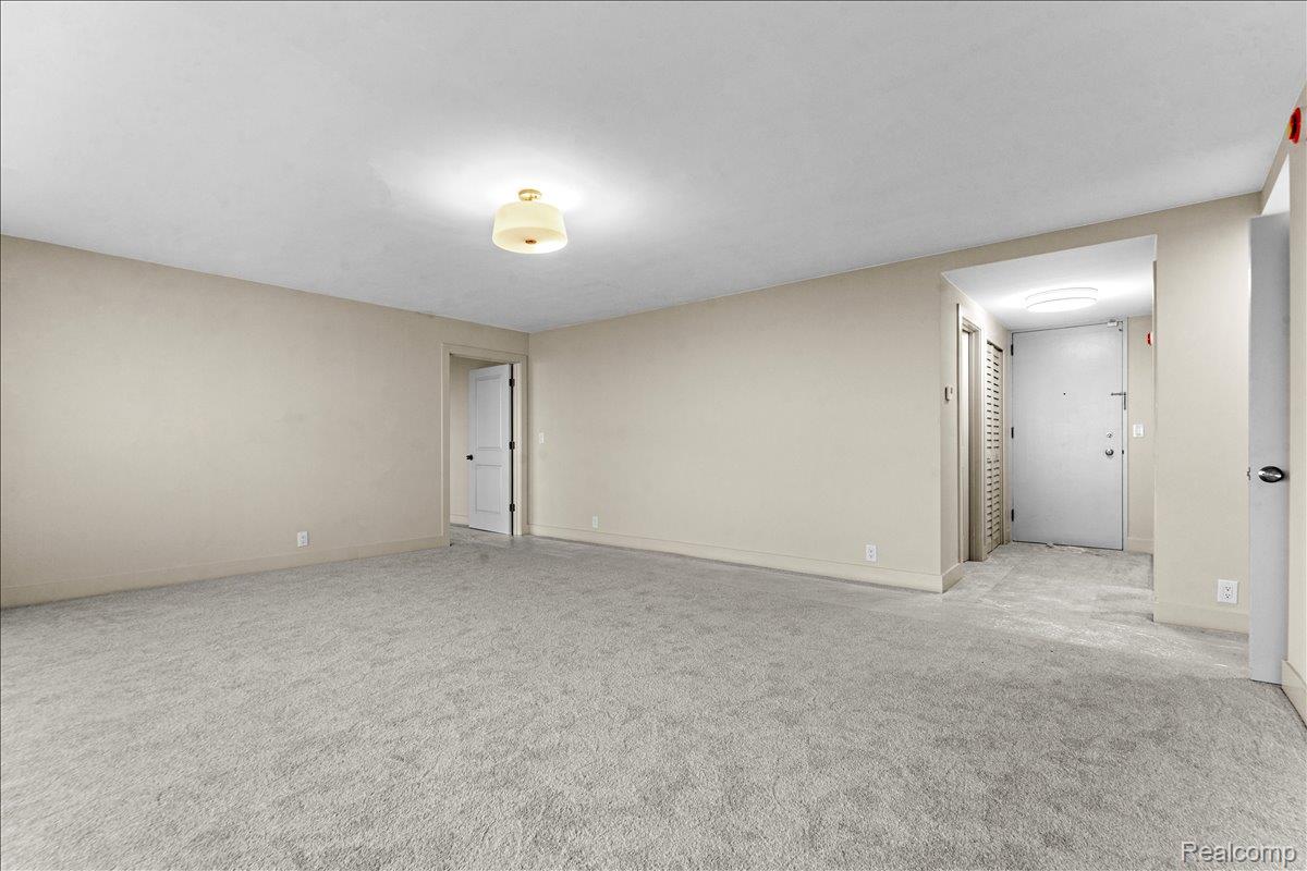 1300 E Lafayette Street Unit: 2810-12