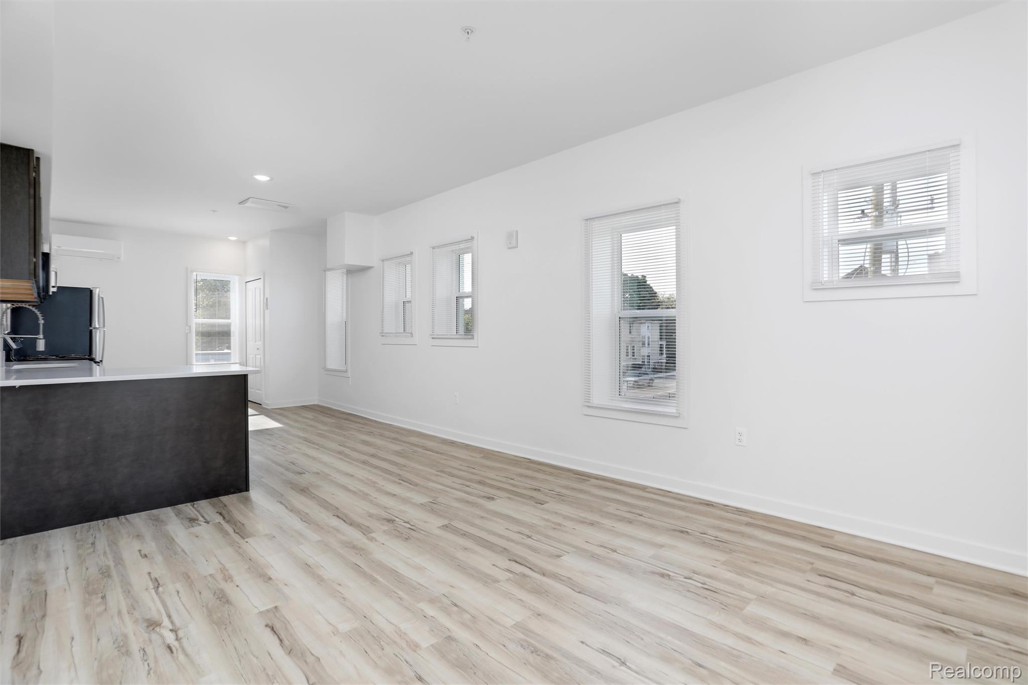 799 East Grand Boulevard Unit: 9