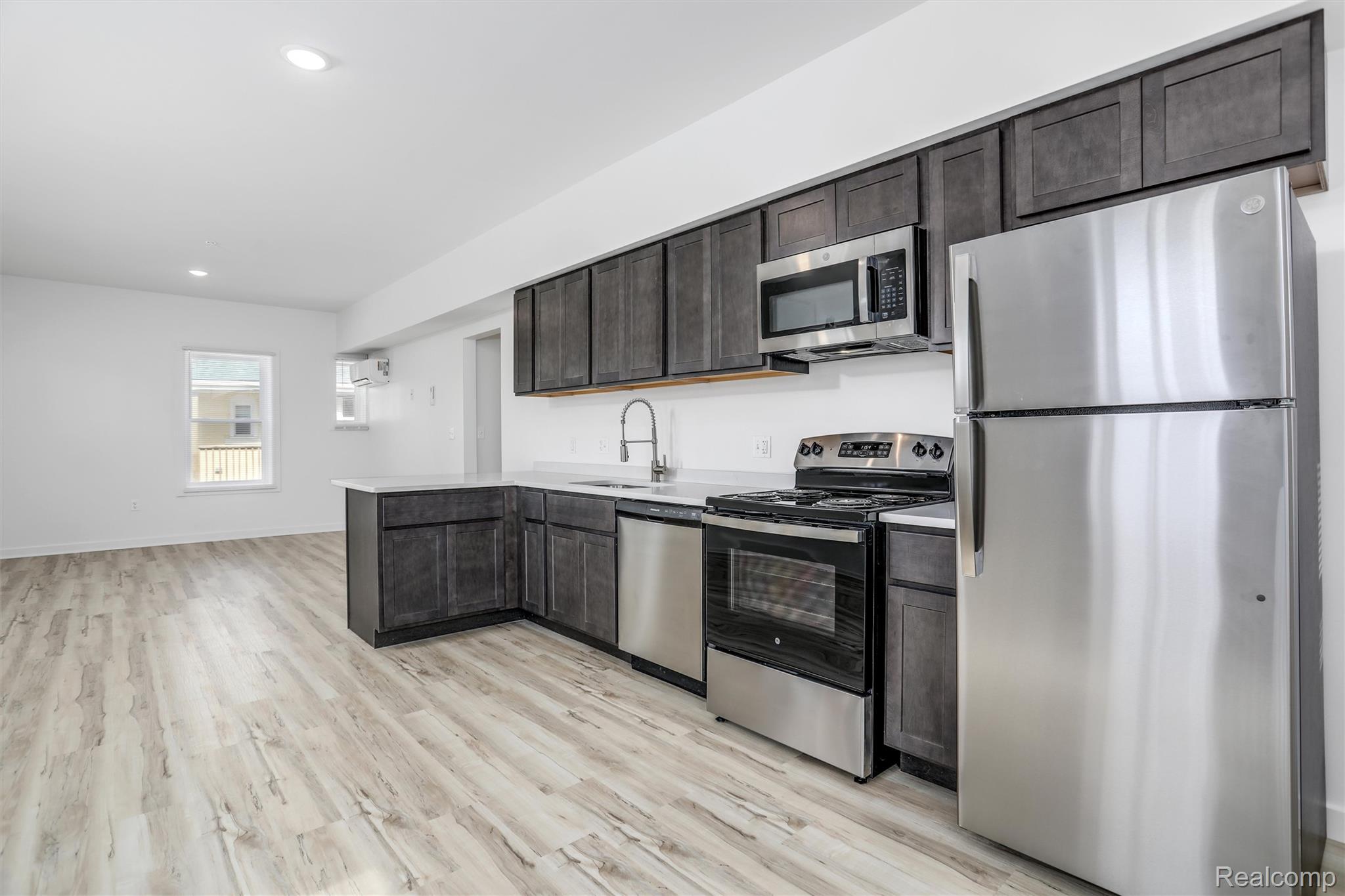 799 East Grand Boulevard Unit: 9