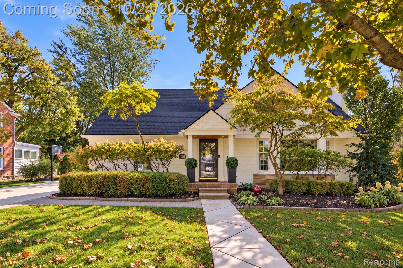 15981 Lauderdale Ave Beverly Hills MI