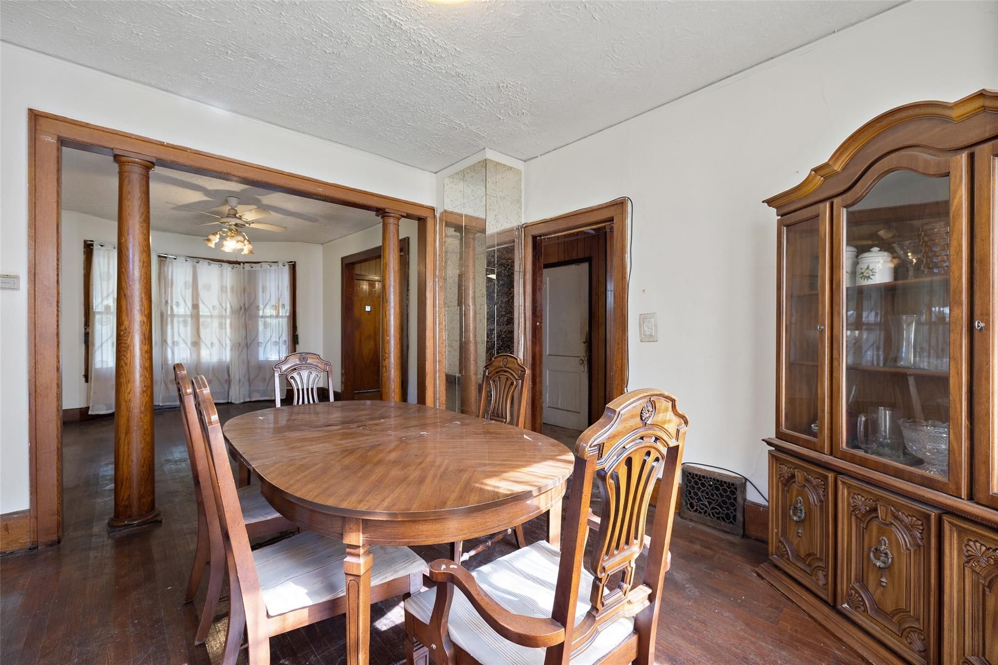 3239 MONTGOMERY Street