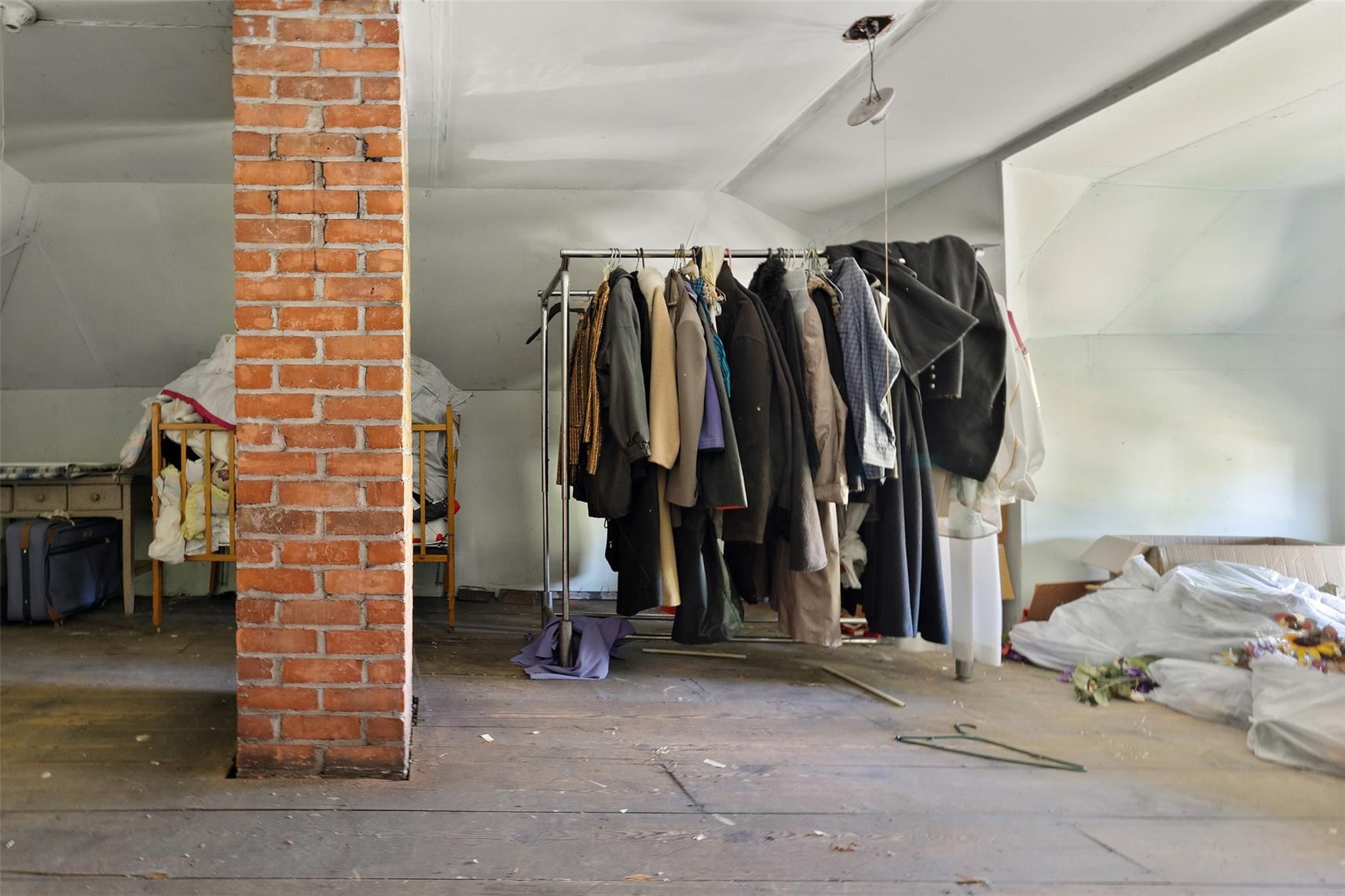 3239 MONTGOMERY Street