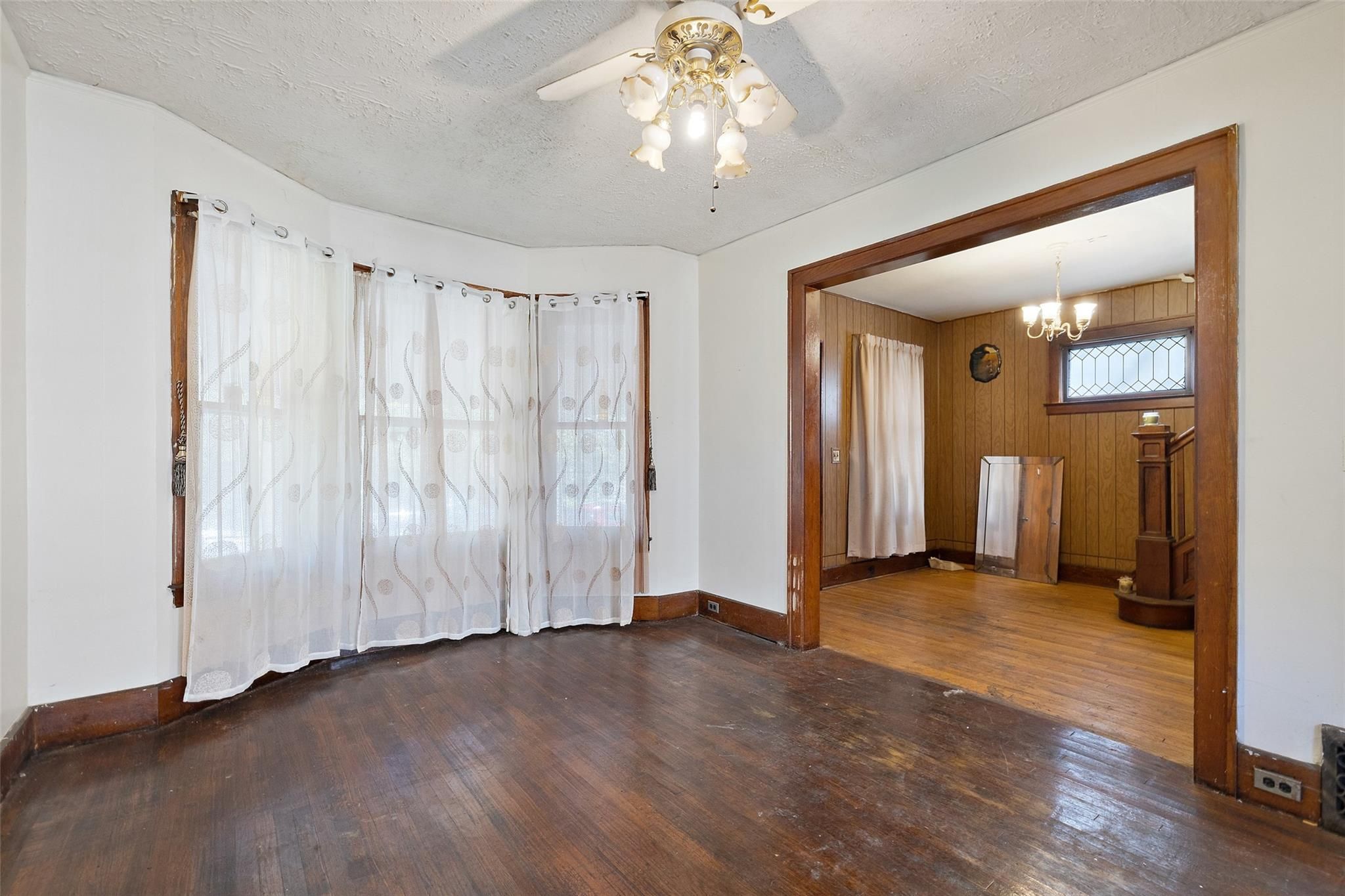 3239 MONTGOMERY Street