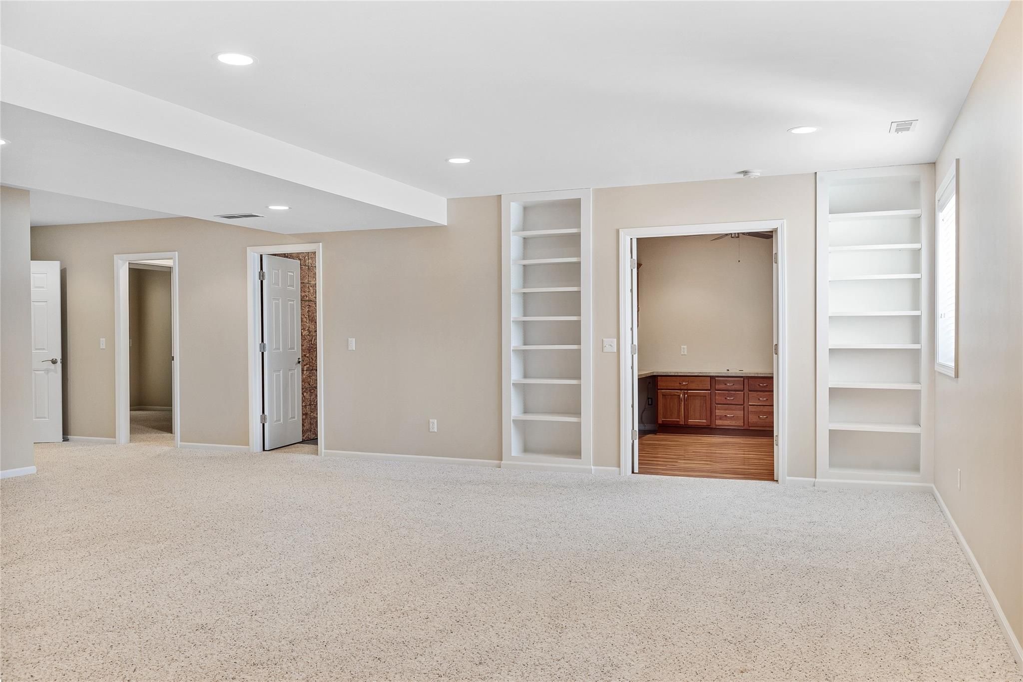 24271 HEATHERWOOD Drive