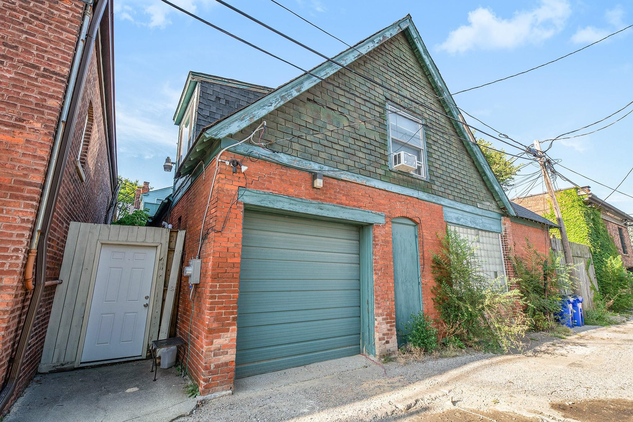 669 W CANFIELD Street