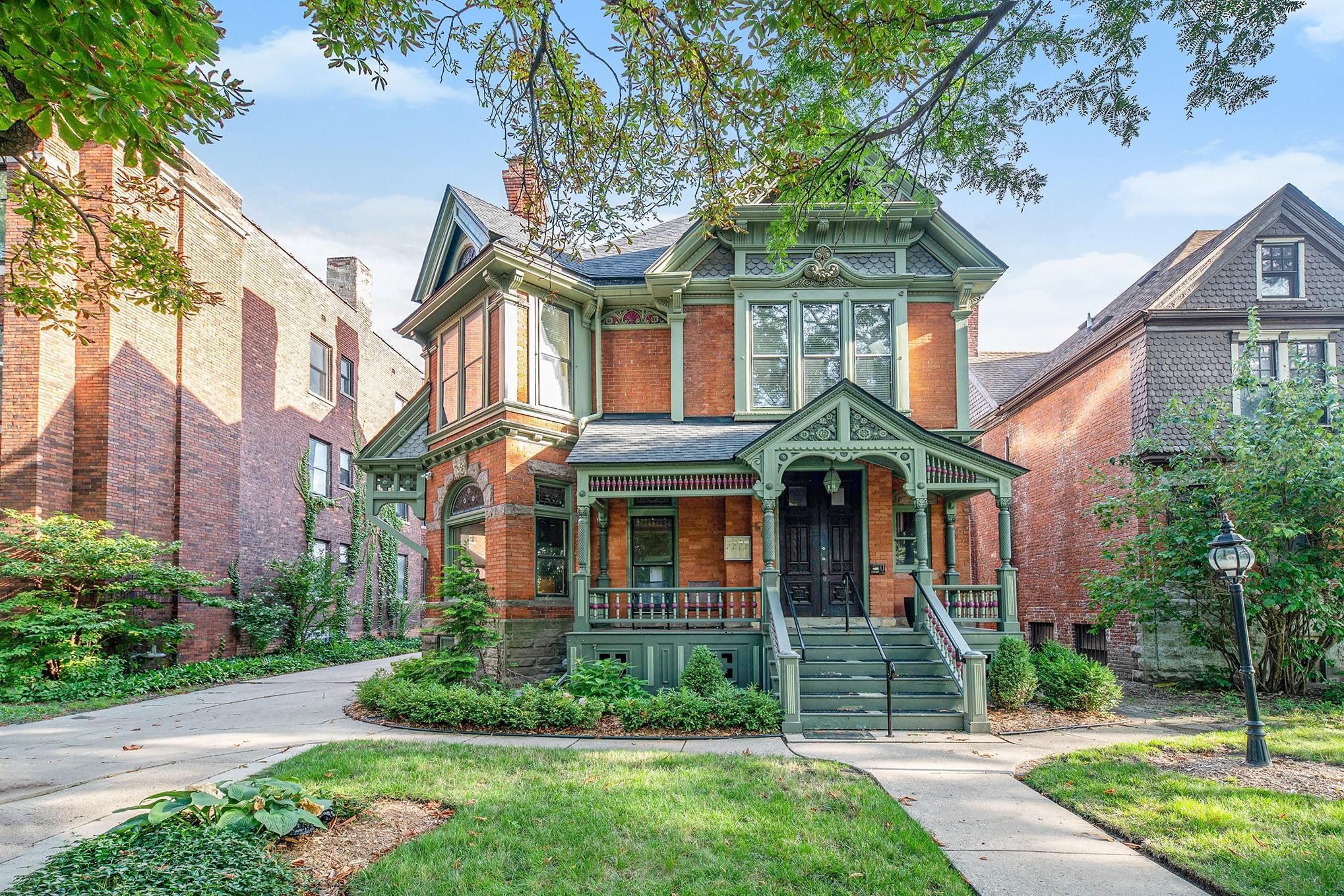 669 W CANFIELD Street