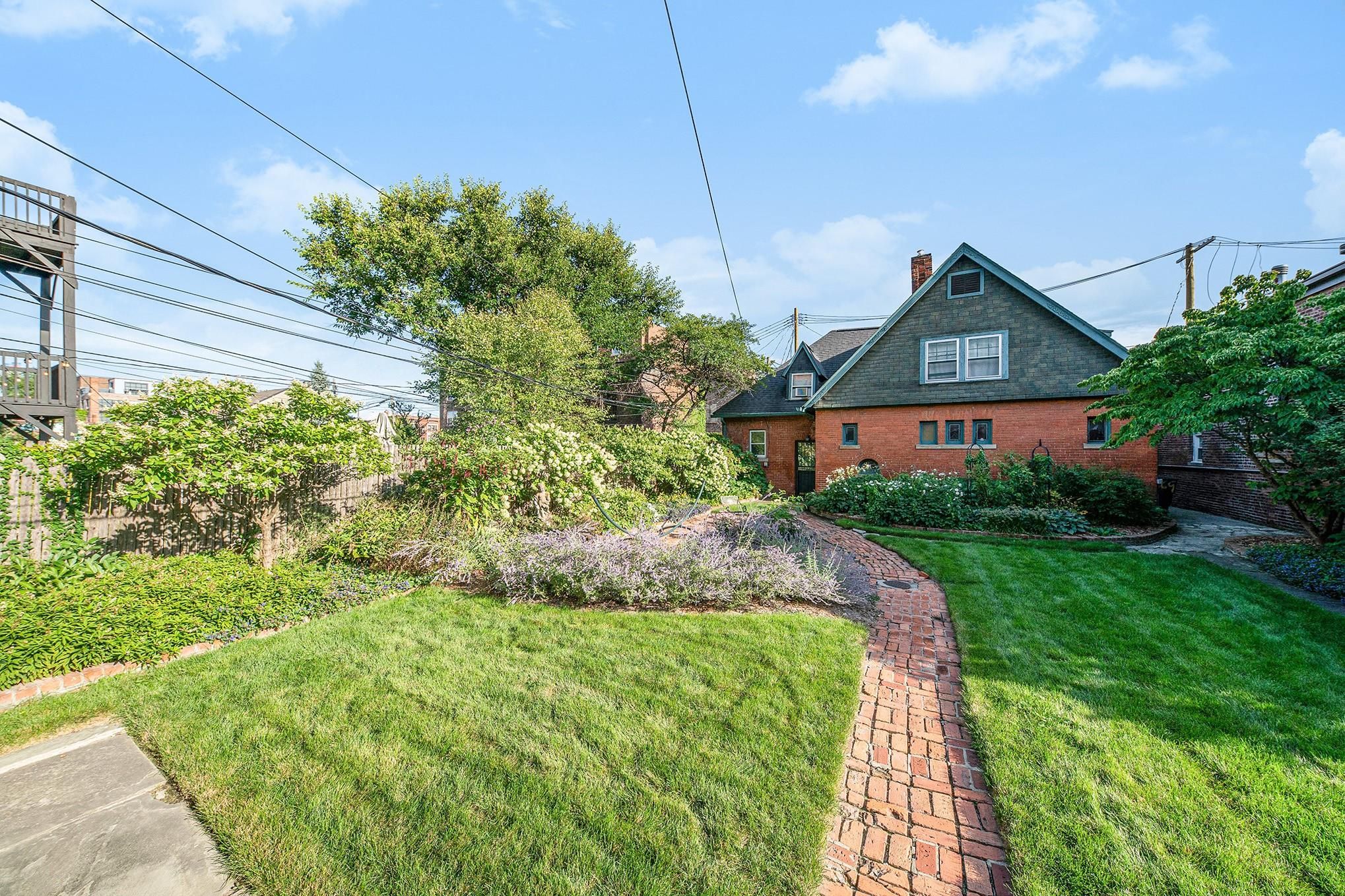 669 W CANFIELD Street