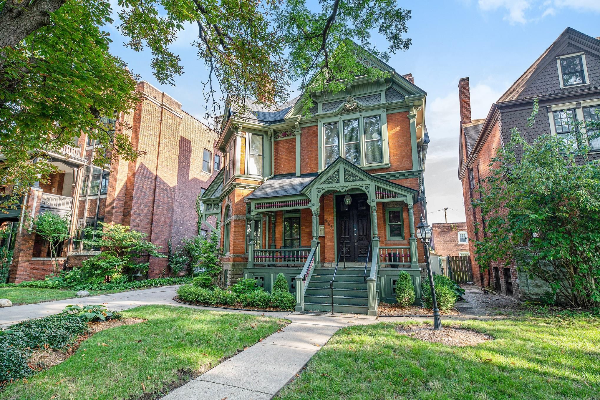 669 W CANFIELD Street