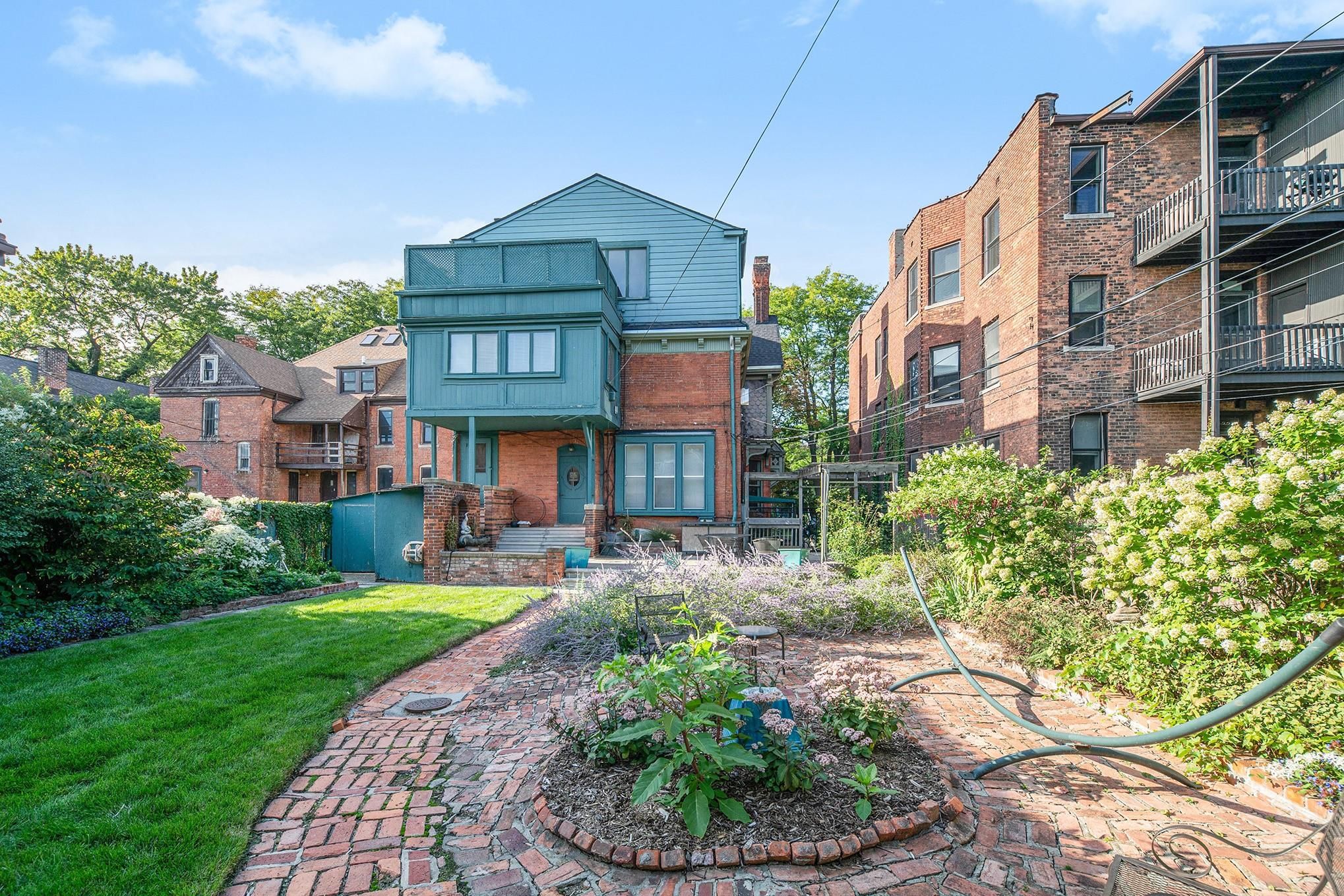 669 W CANFIELD Street