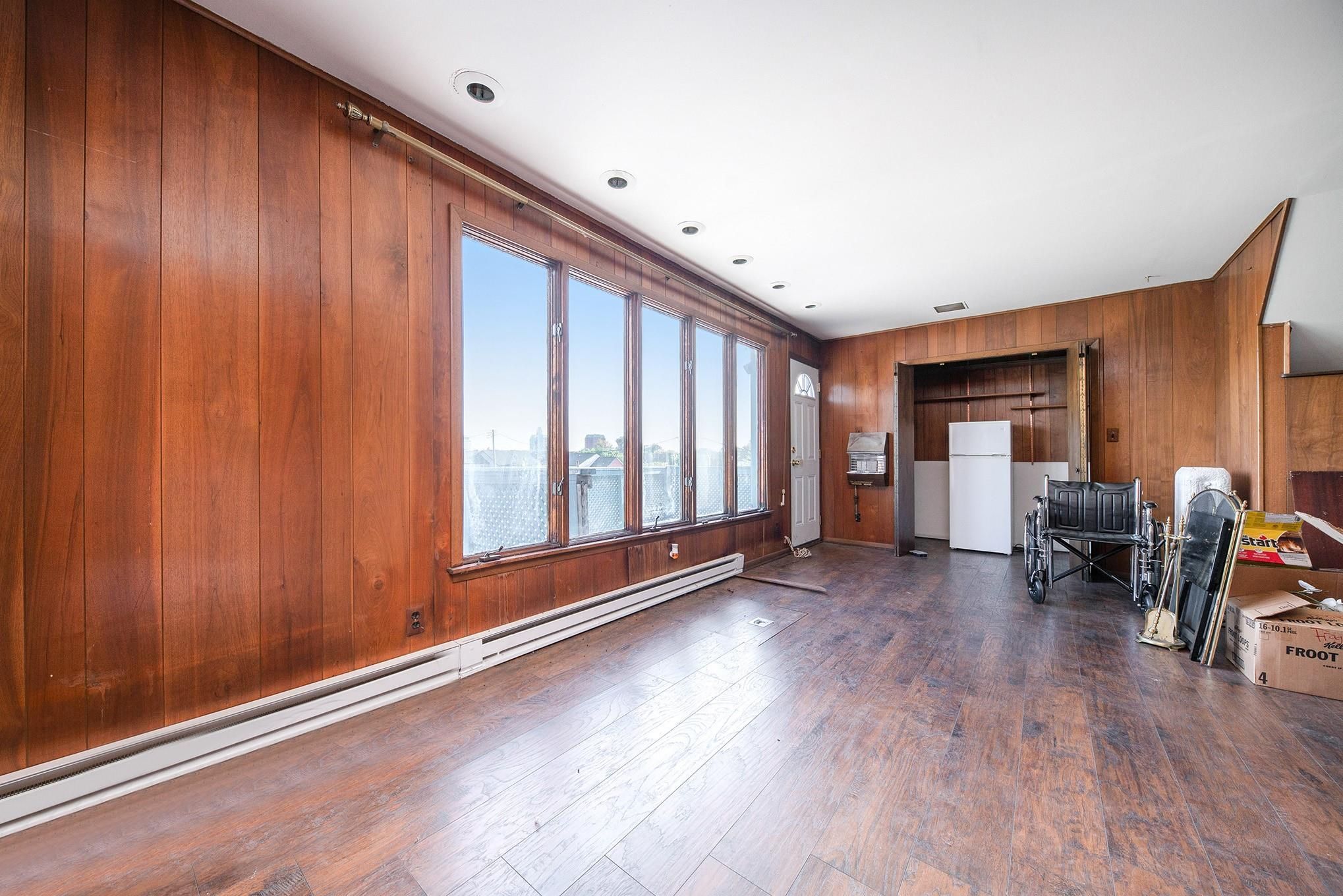 669 W CANFIELD Street