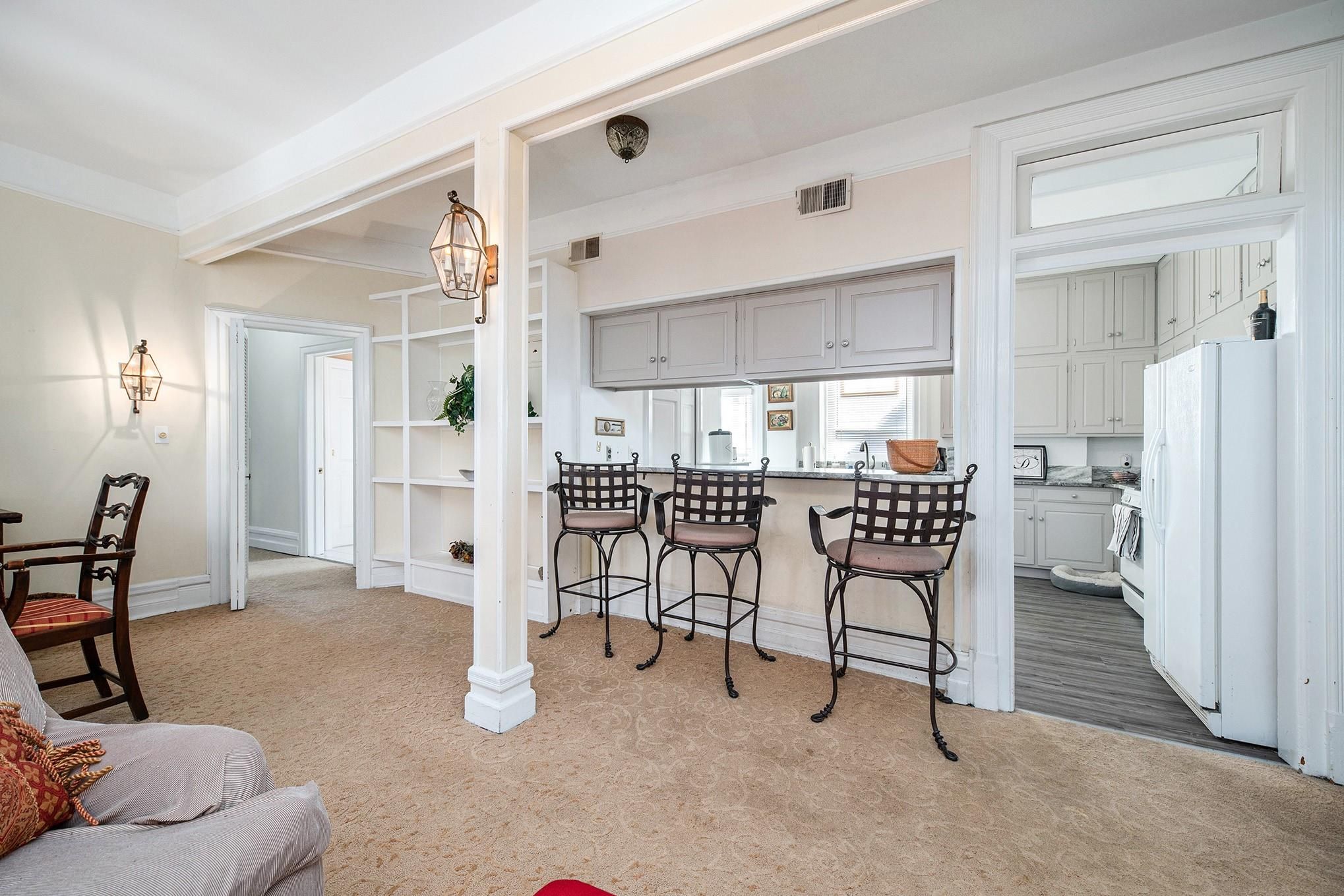 669 W CANFIELD Street