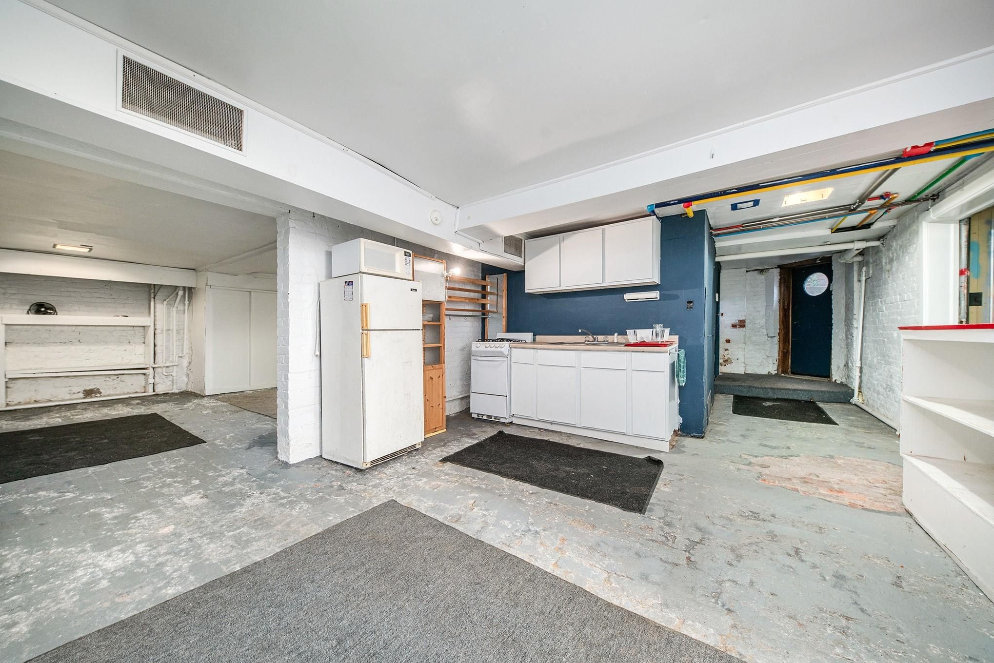 669 W CANFIELD Street