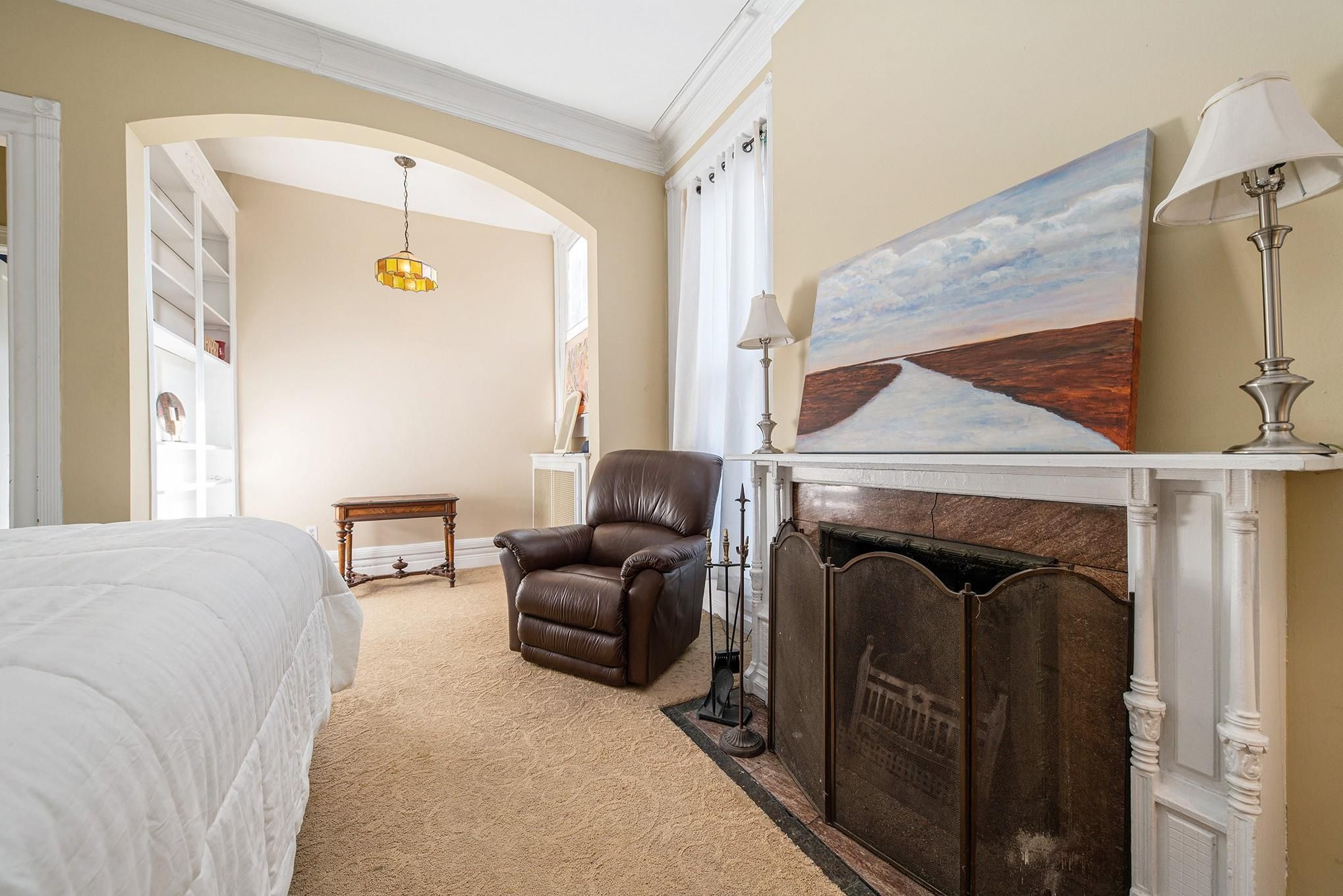 669 W CANFIELD Street