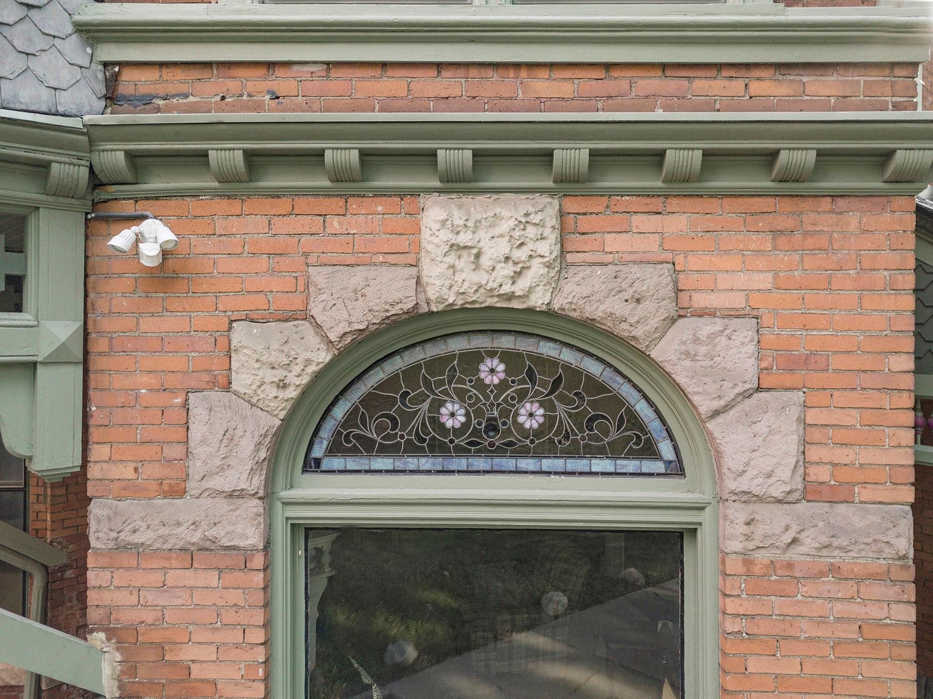 669 W CANFIELD Street