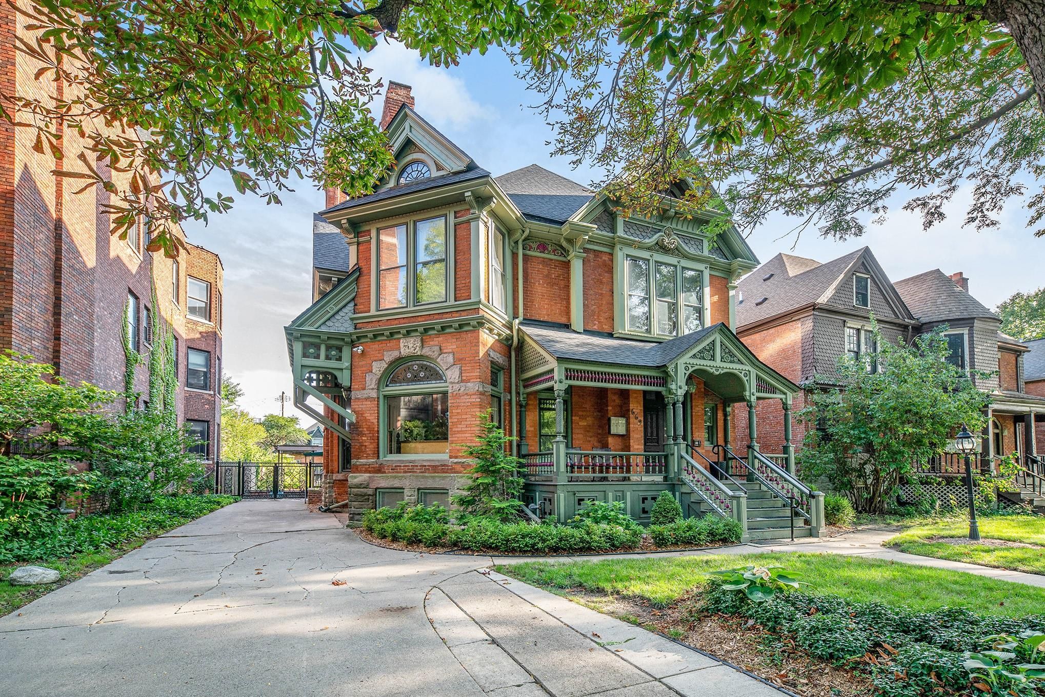 669 W CANFIELD Street