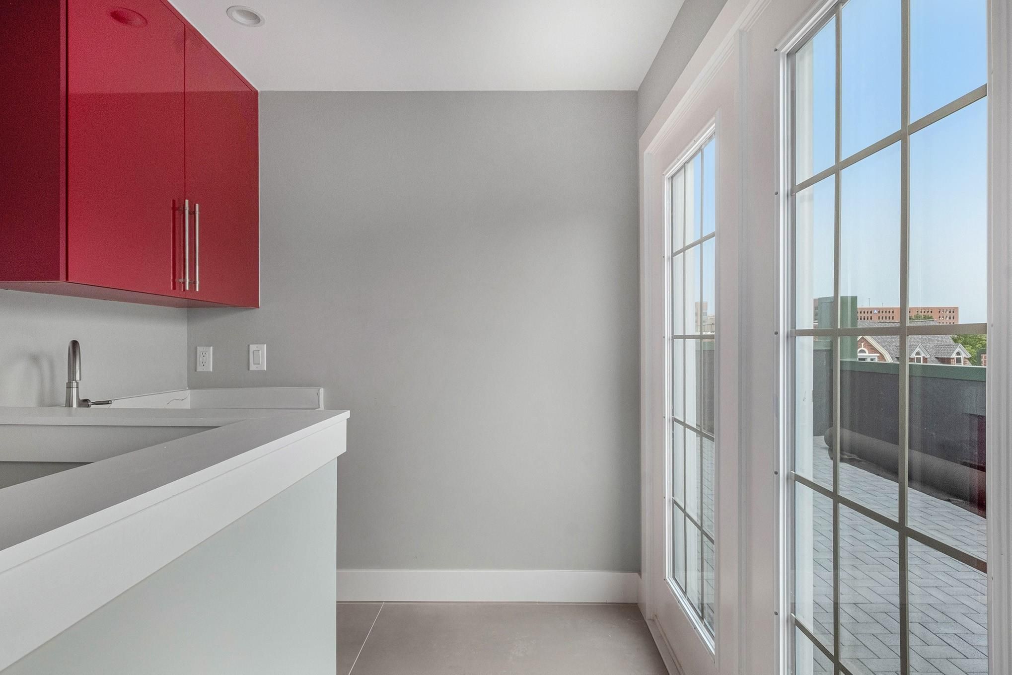 228 Erskine Street Unit: 21