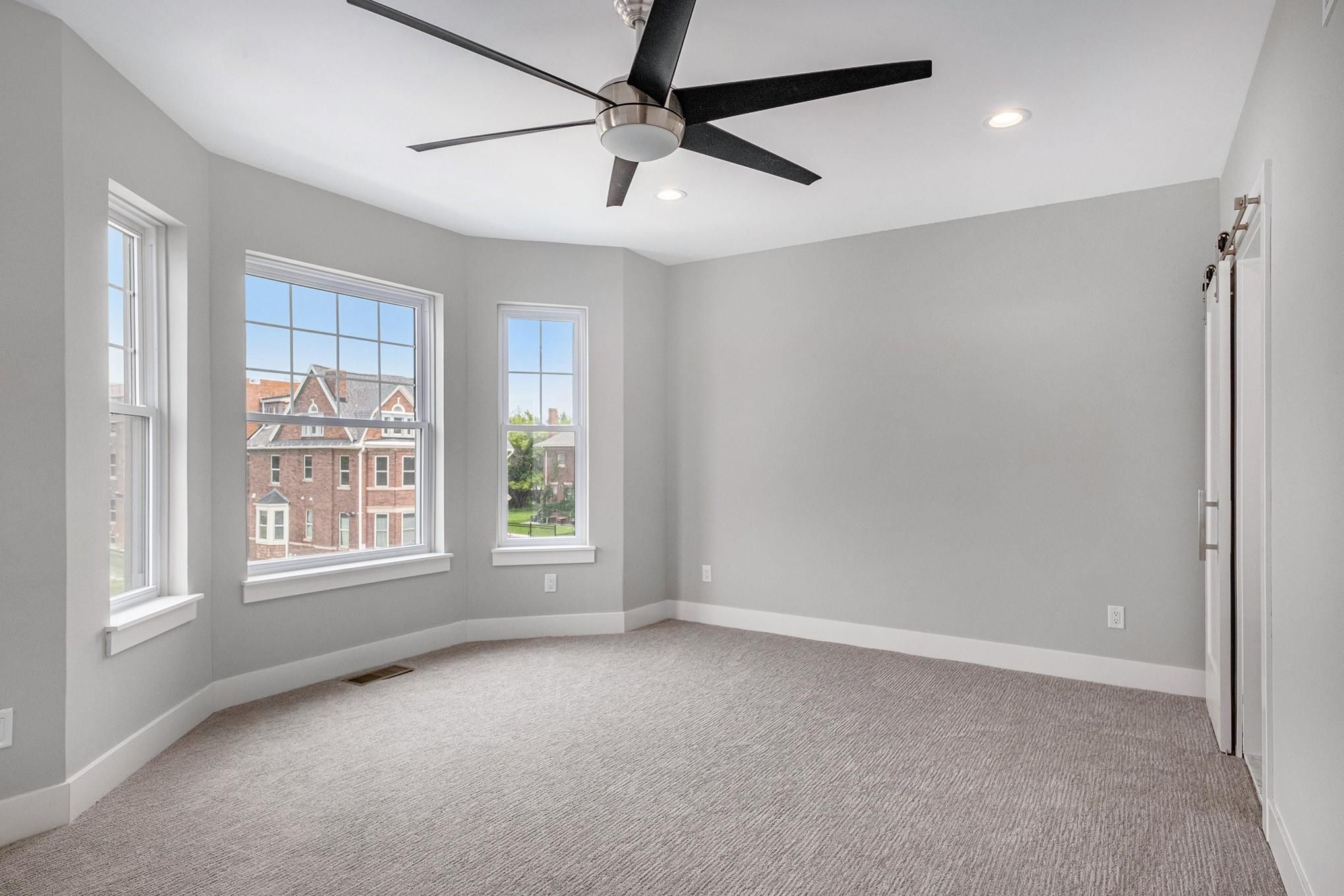 228 Erskine Street Unit: 21