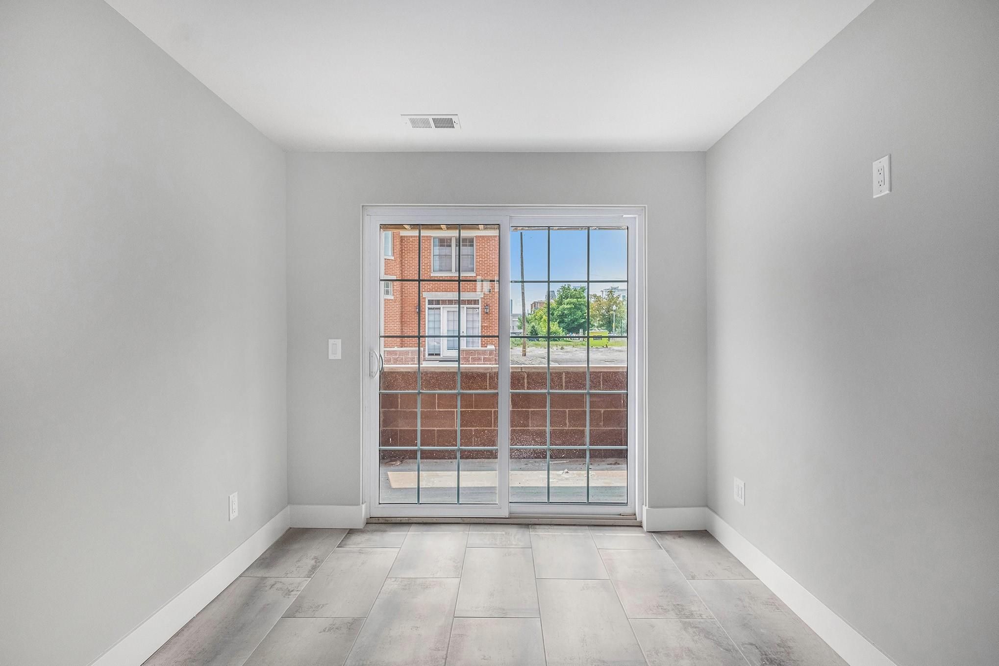 228 Erskine Street Unit: 21