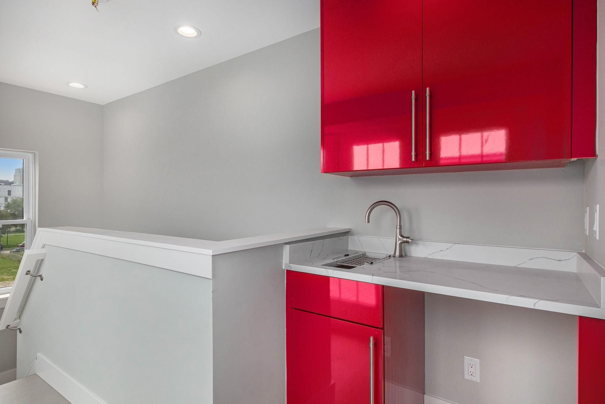 228 Erskine Street Unit: 21