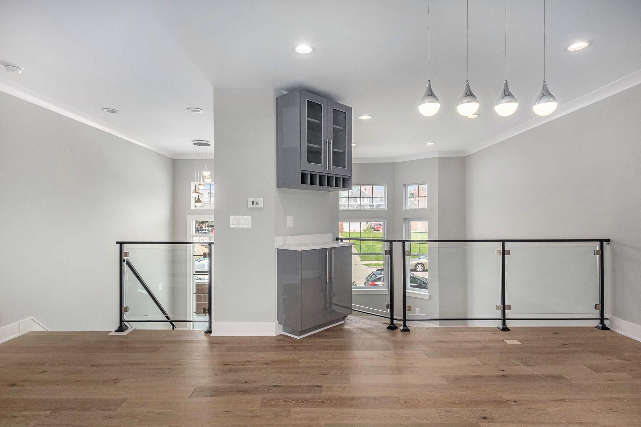 228 Erskine Street Unit: 21